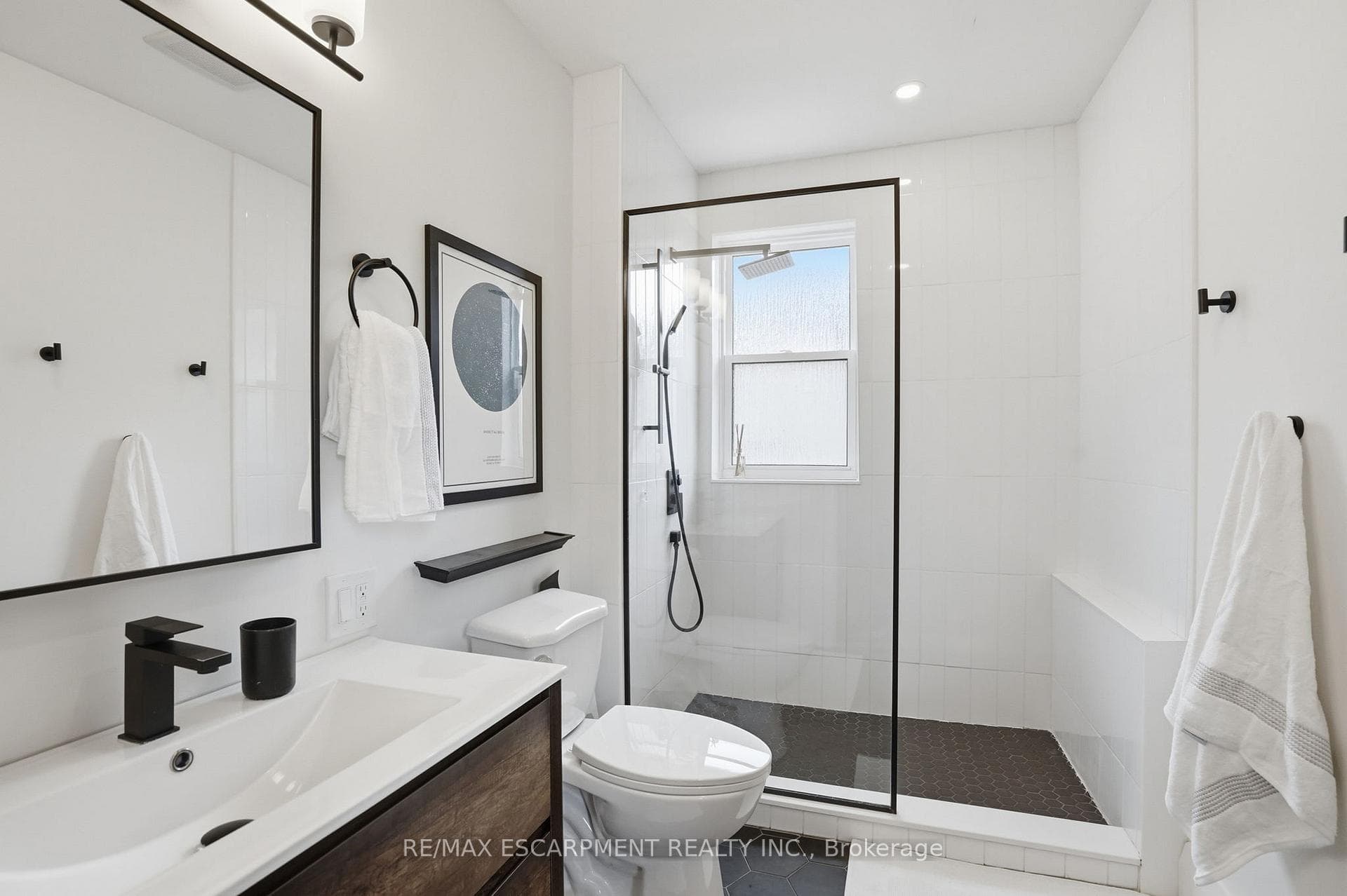 17 Tuxedo Avenue photo 26
