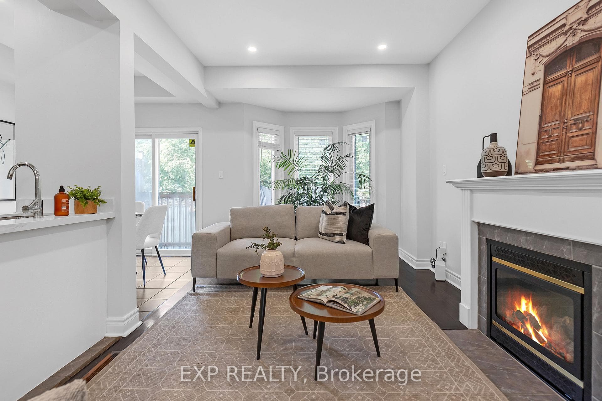 212 Shadow Place photo 9