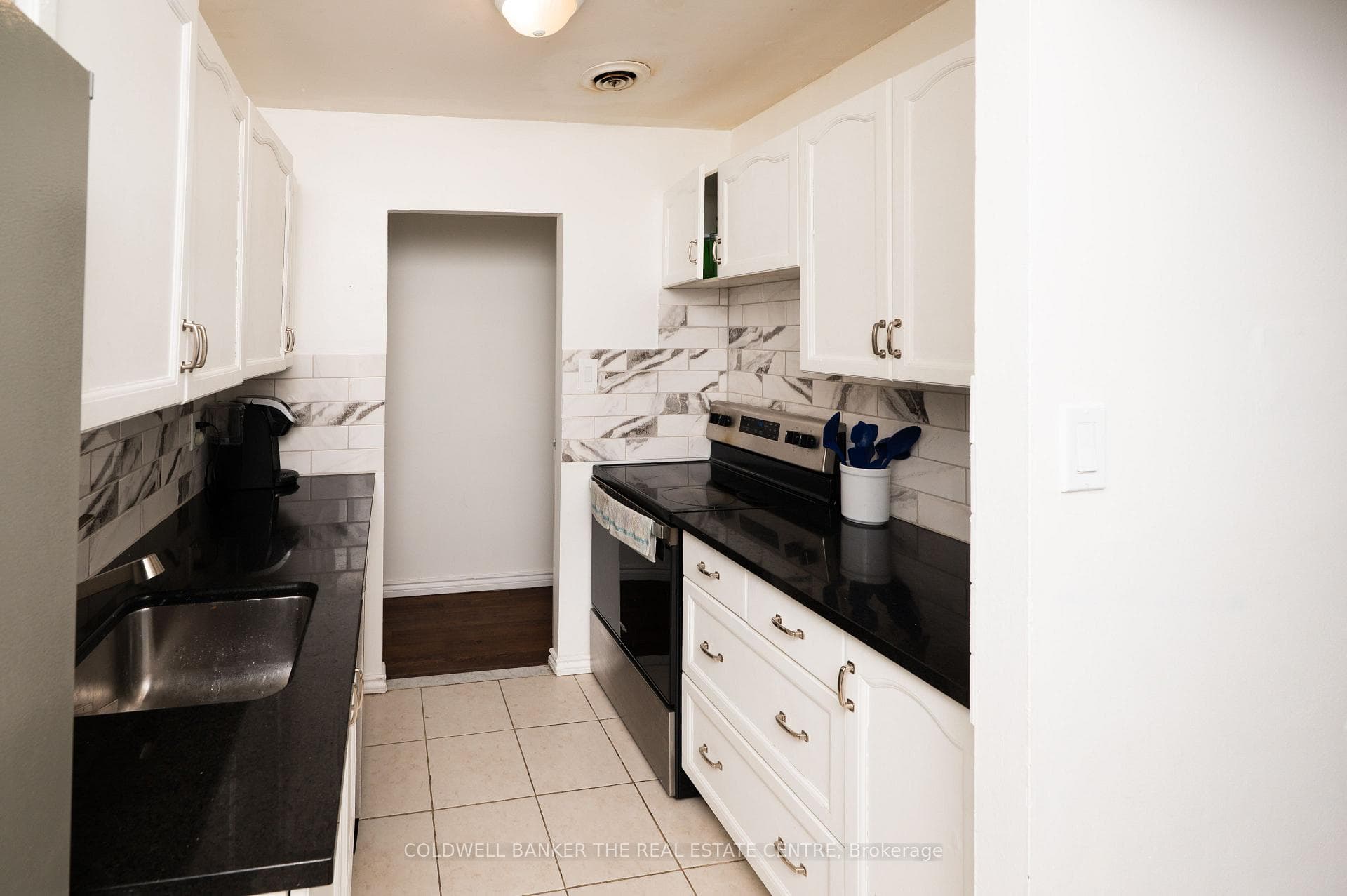 1690 Victoria Park Avenue Unit 404 photo 11