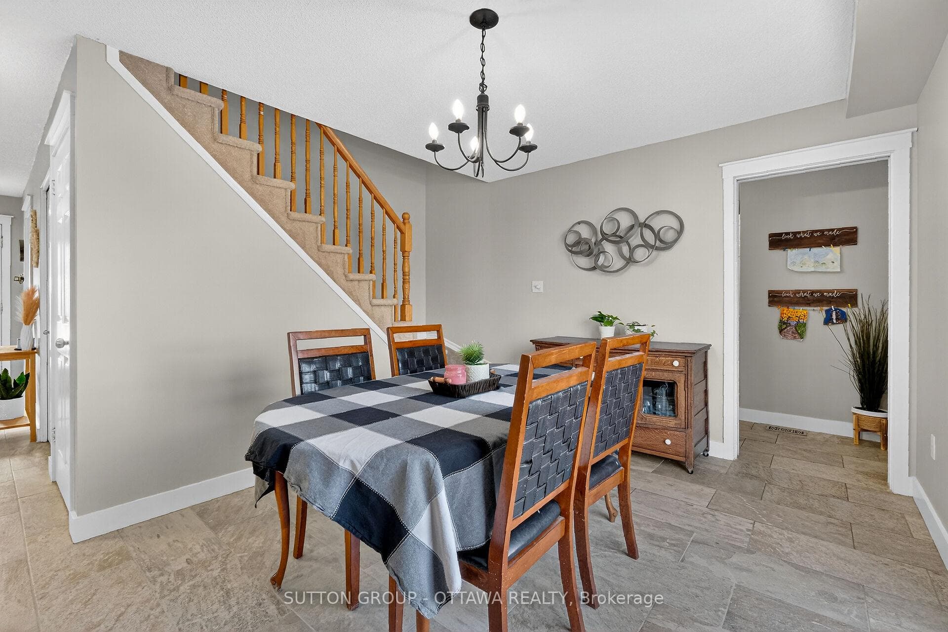 2273 Cecile Crescent photo 11