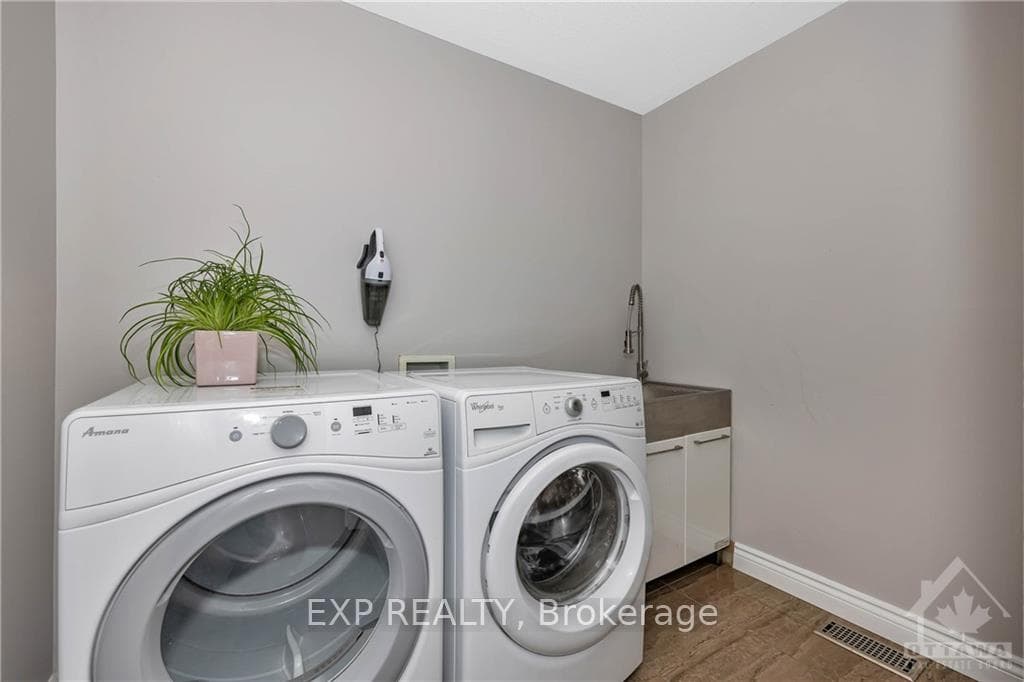 50 LAXFORD Drive photo 13