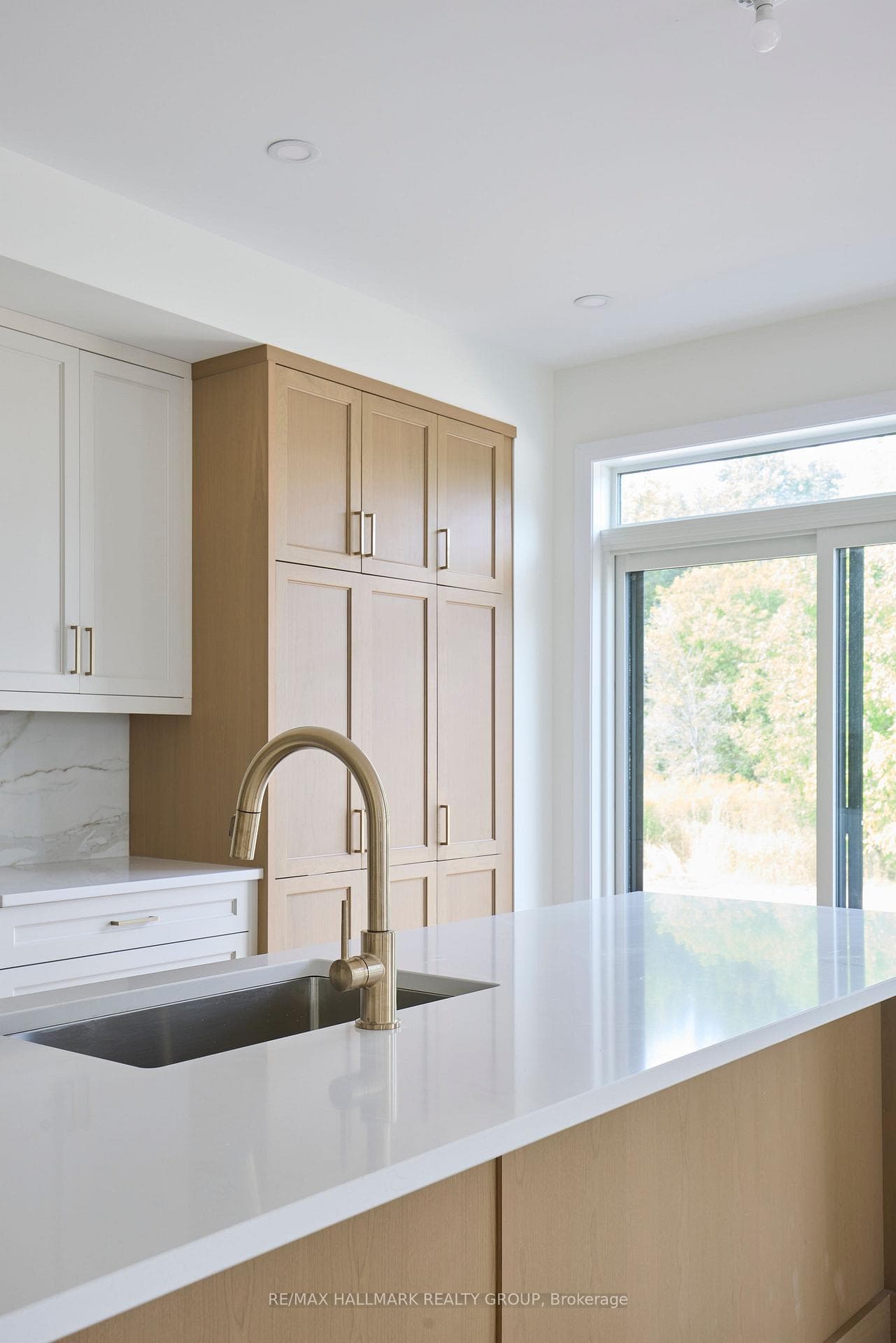 Images are to showcase builder finishes only.