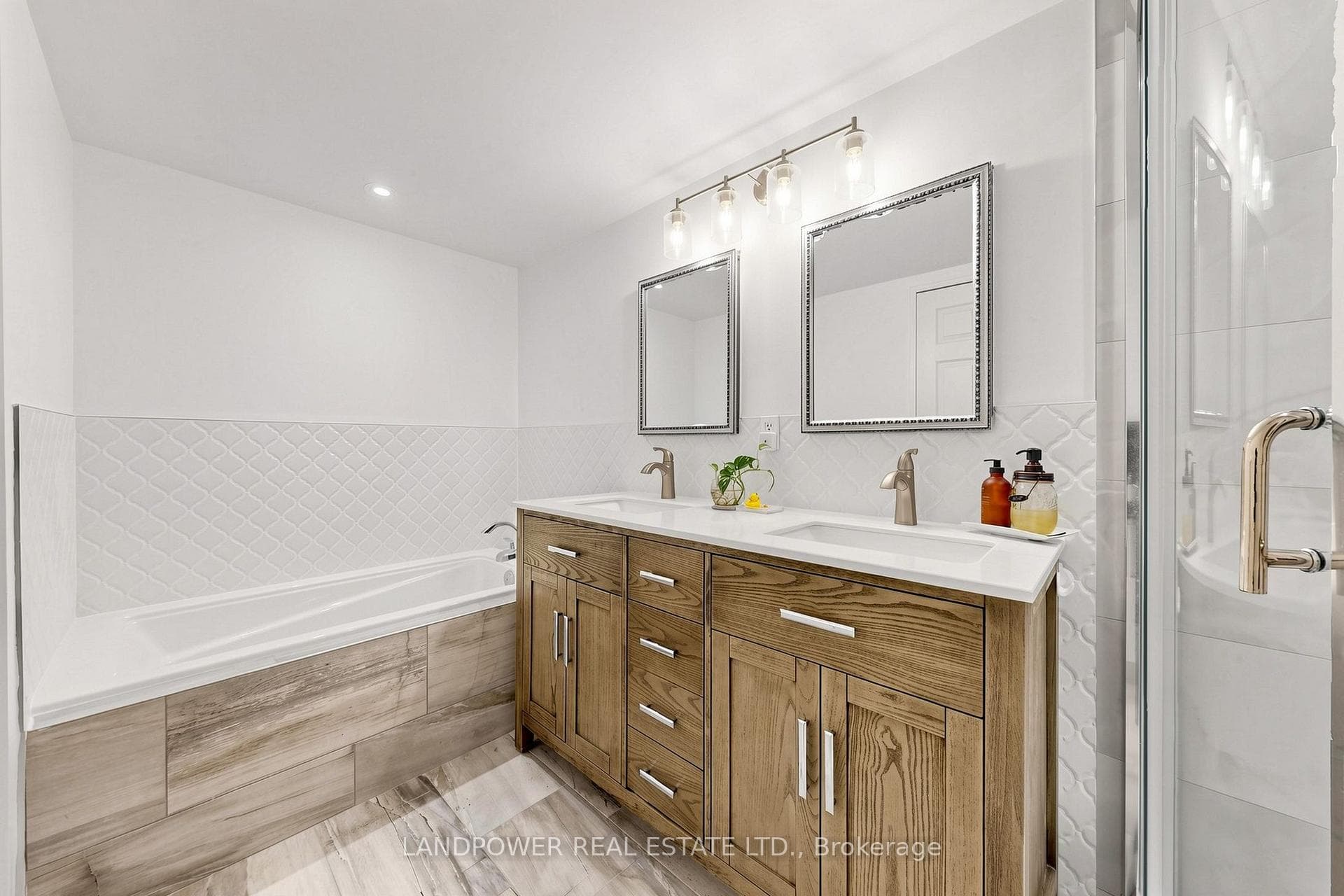 7825 Bayview Avenue Unit 1106 photo 22