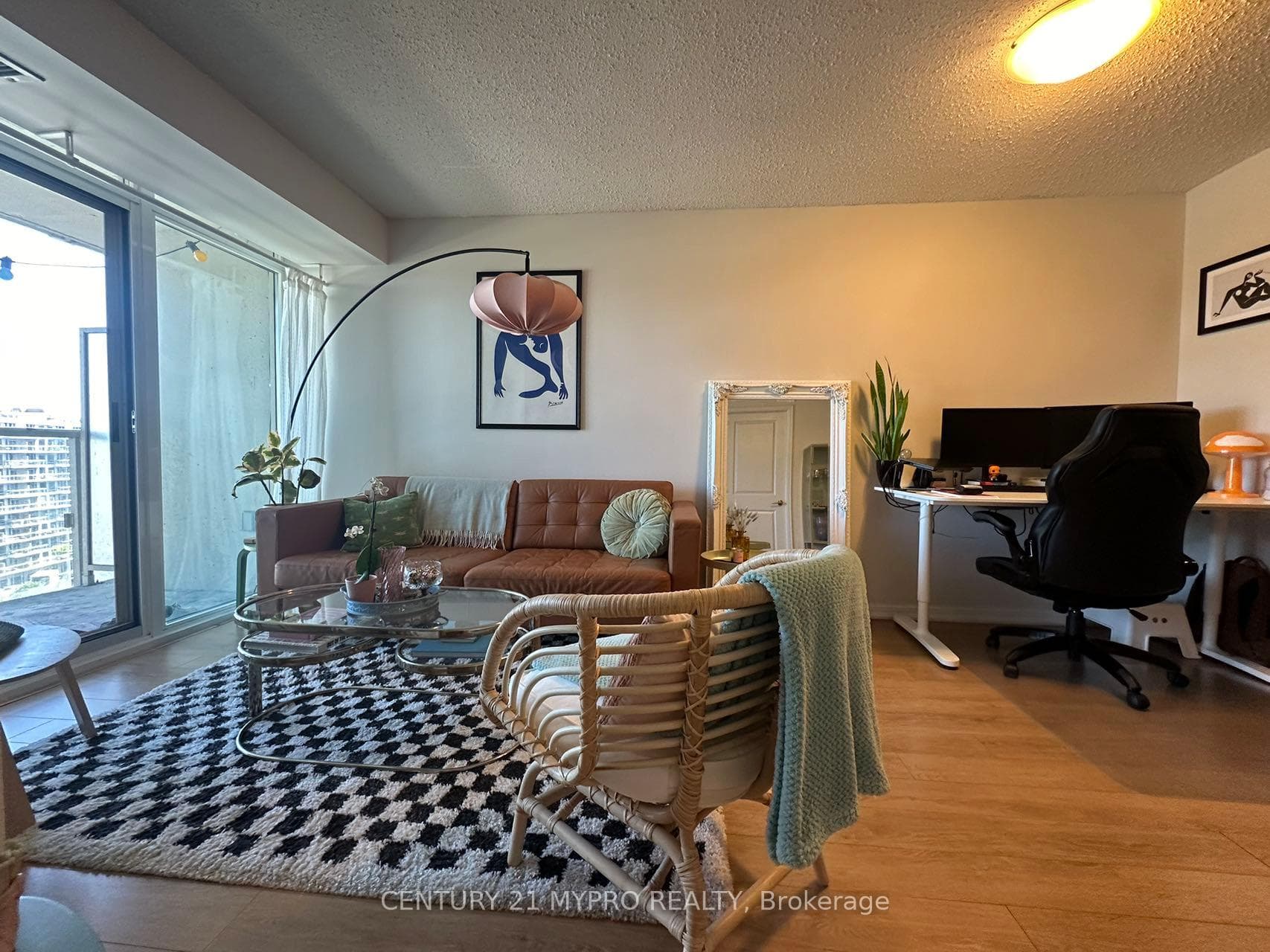 125 Western Battery Road Unit 916 photo 2