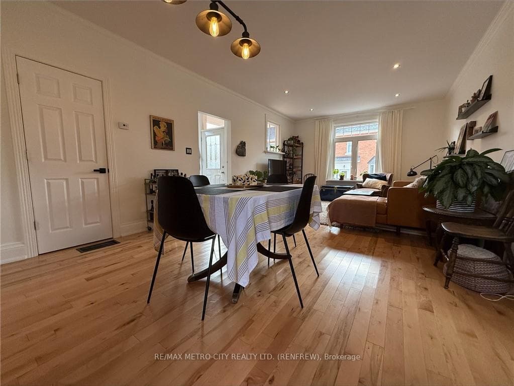 193 ROSS Street photo 9