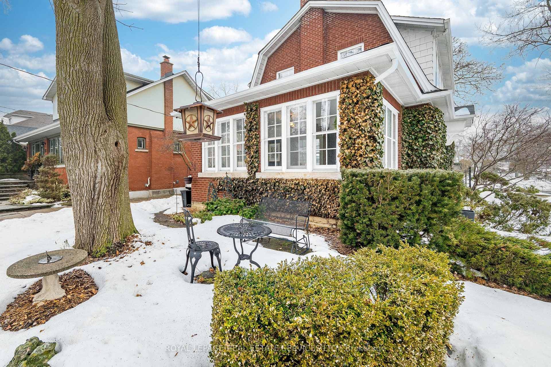 99 Elizabeth Street photo 49
