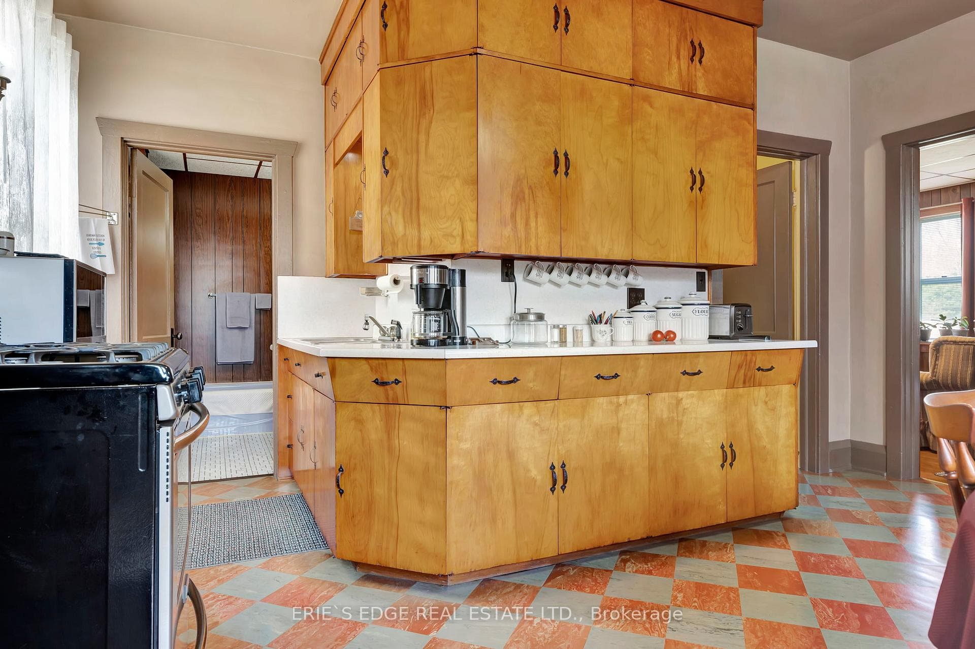 Eat- In Kitchen 3