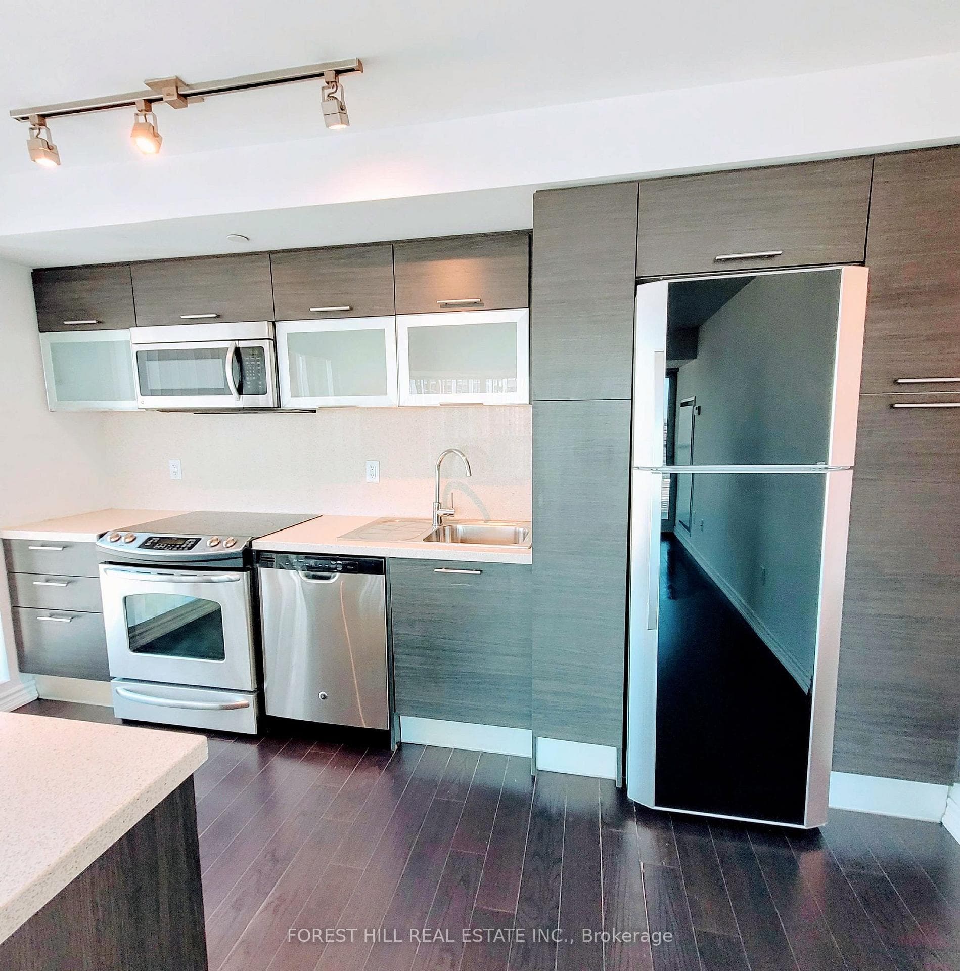 386 Yonge Street Unit 2315 photo 2