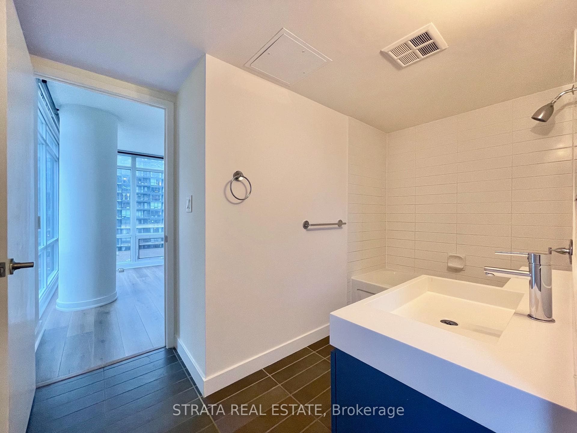 4K Spadina Avenue Unit 920 photo 9