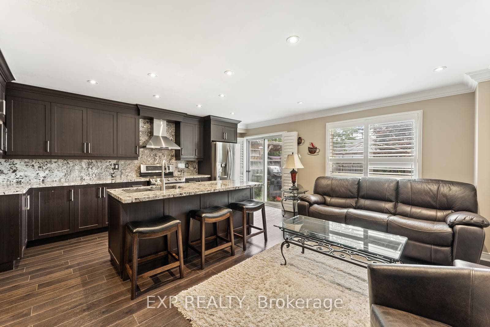 46 Waterbury Street photo 12