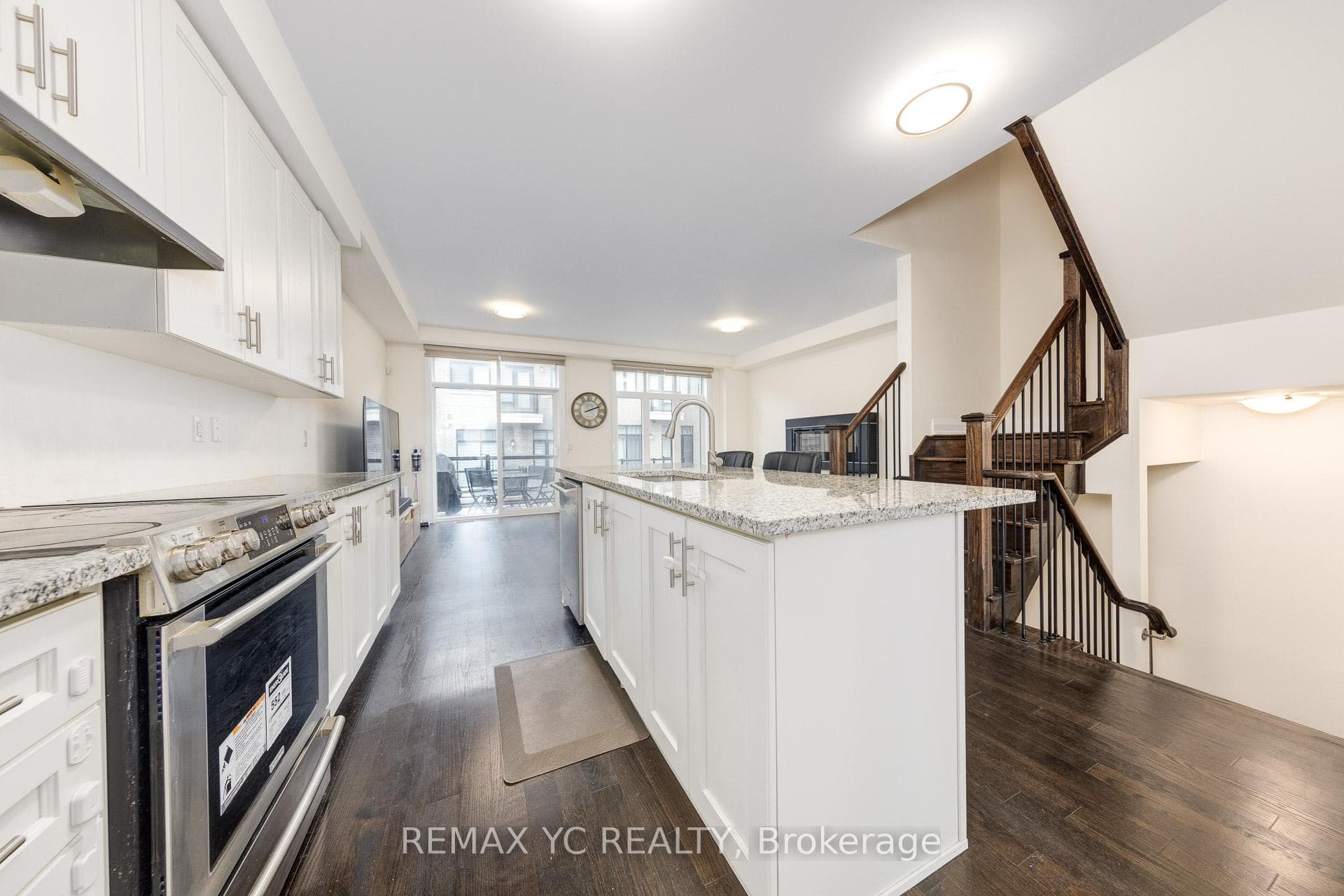 33 Duncombe Lane photo 9
