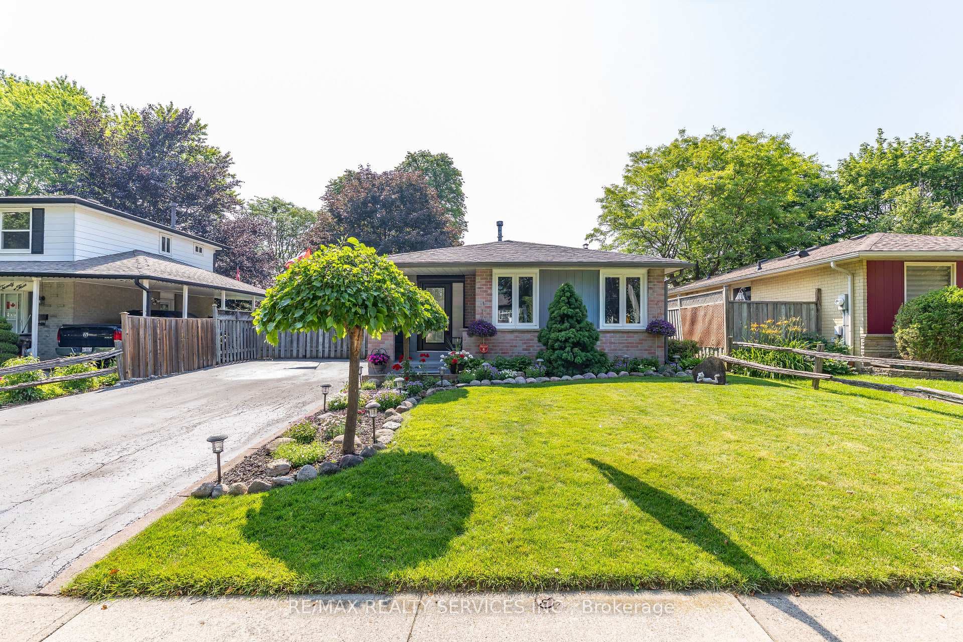 21 Herkley Drive photo 3