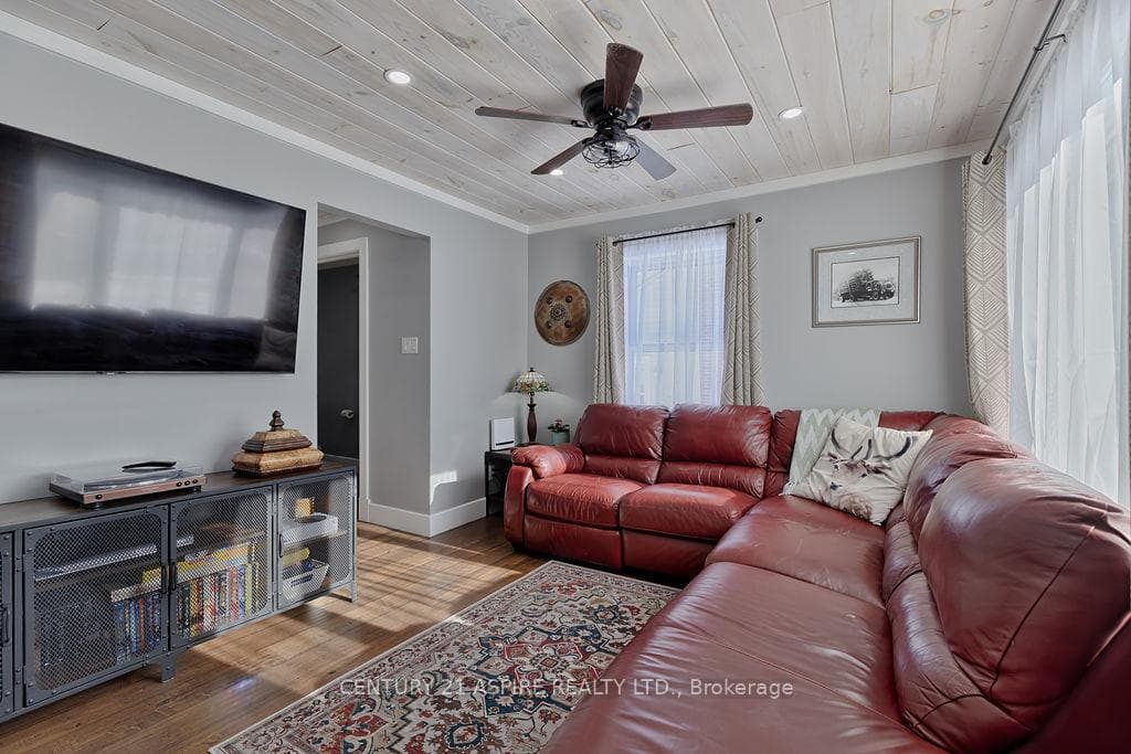 42 Mohns Avenue photo 16