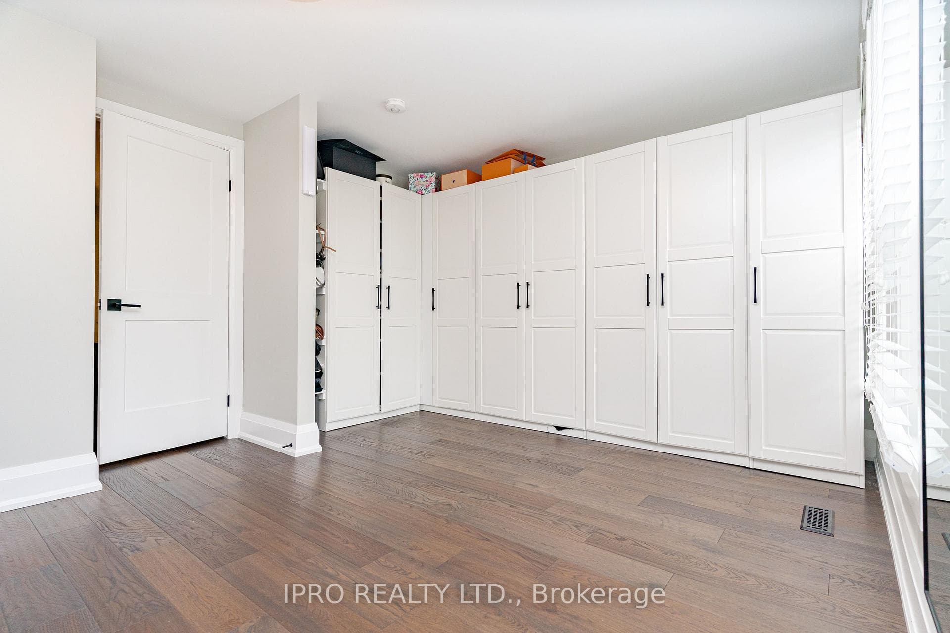 2272 Mowat Avenue Unit 74 photo 23