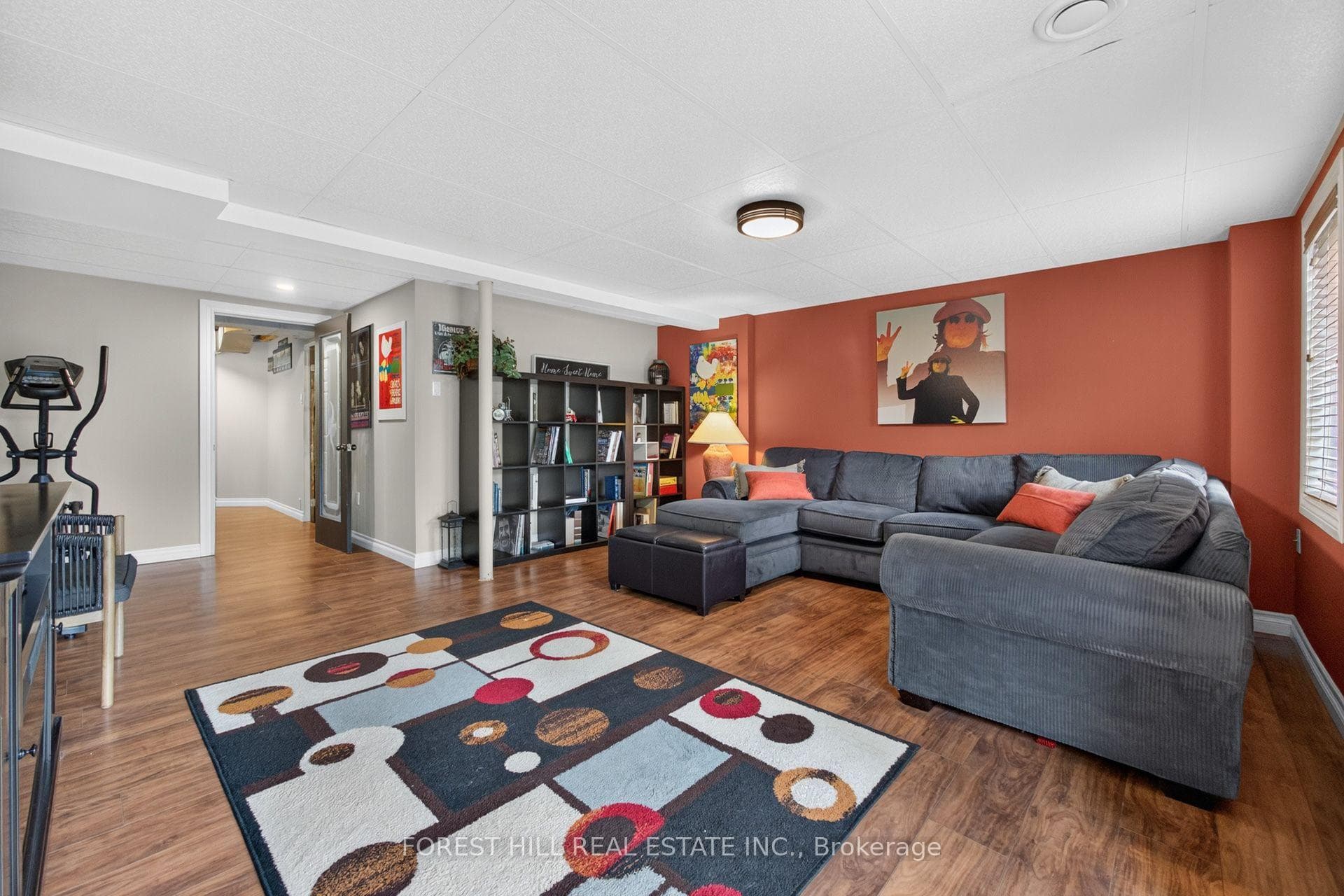 92 Senator Way photo 25