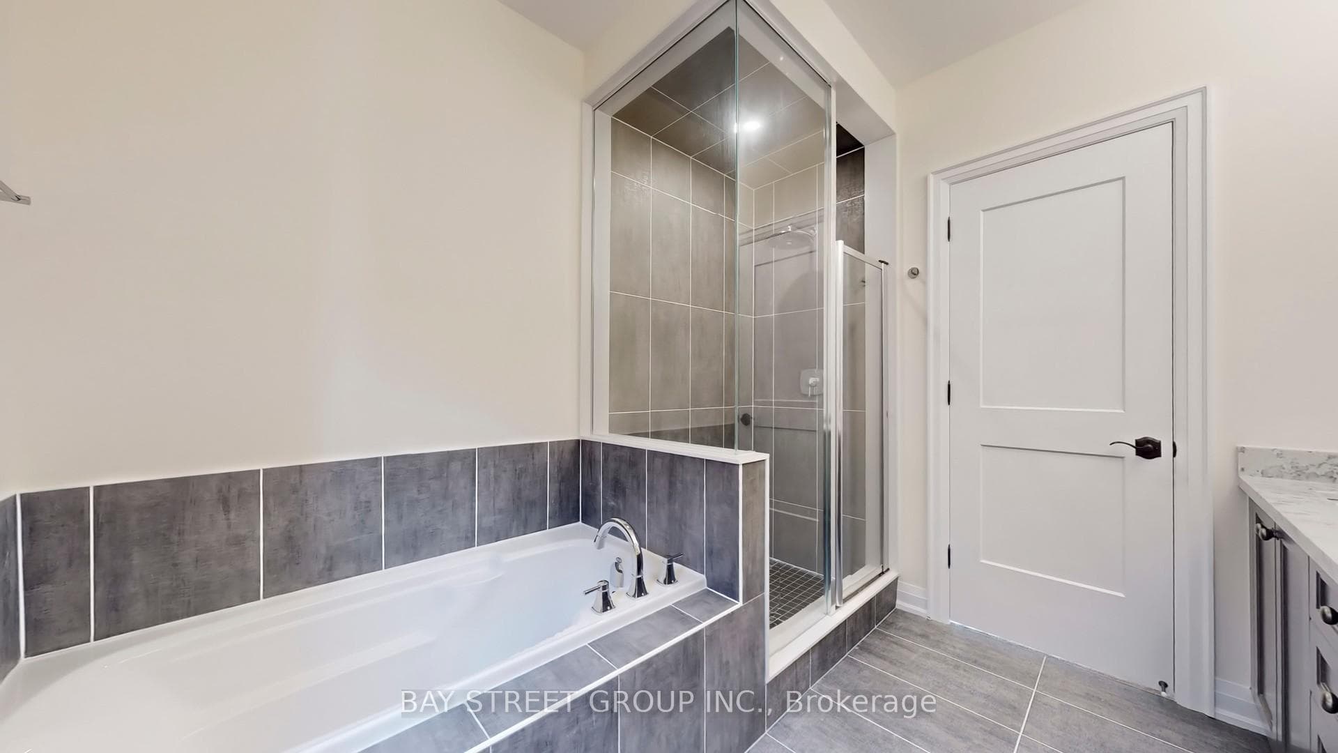 4279 Major Mackenzie Drive photo 27