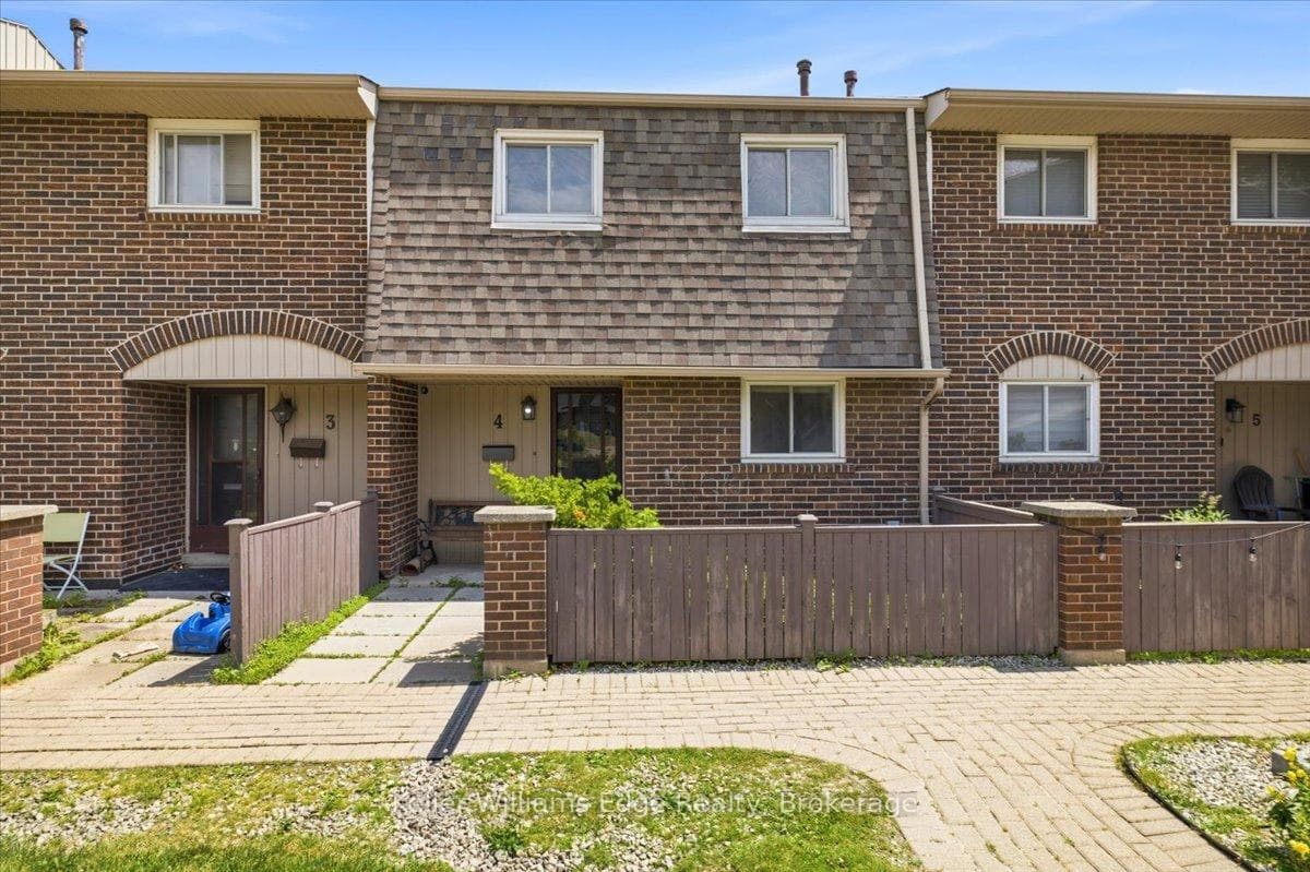 1294 Guelph Line Unit 4 photo 3