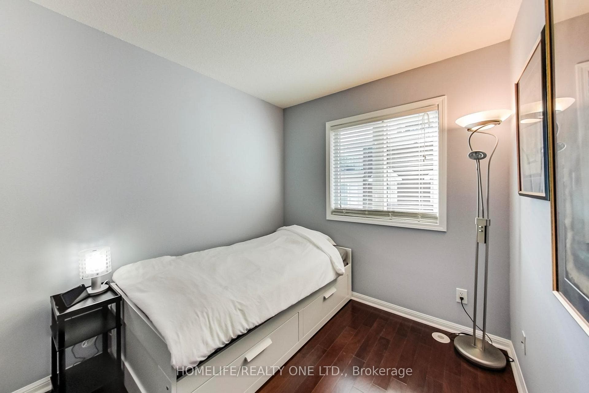 16 Laidlaw Street Unit 921 photo 22