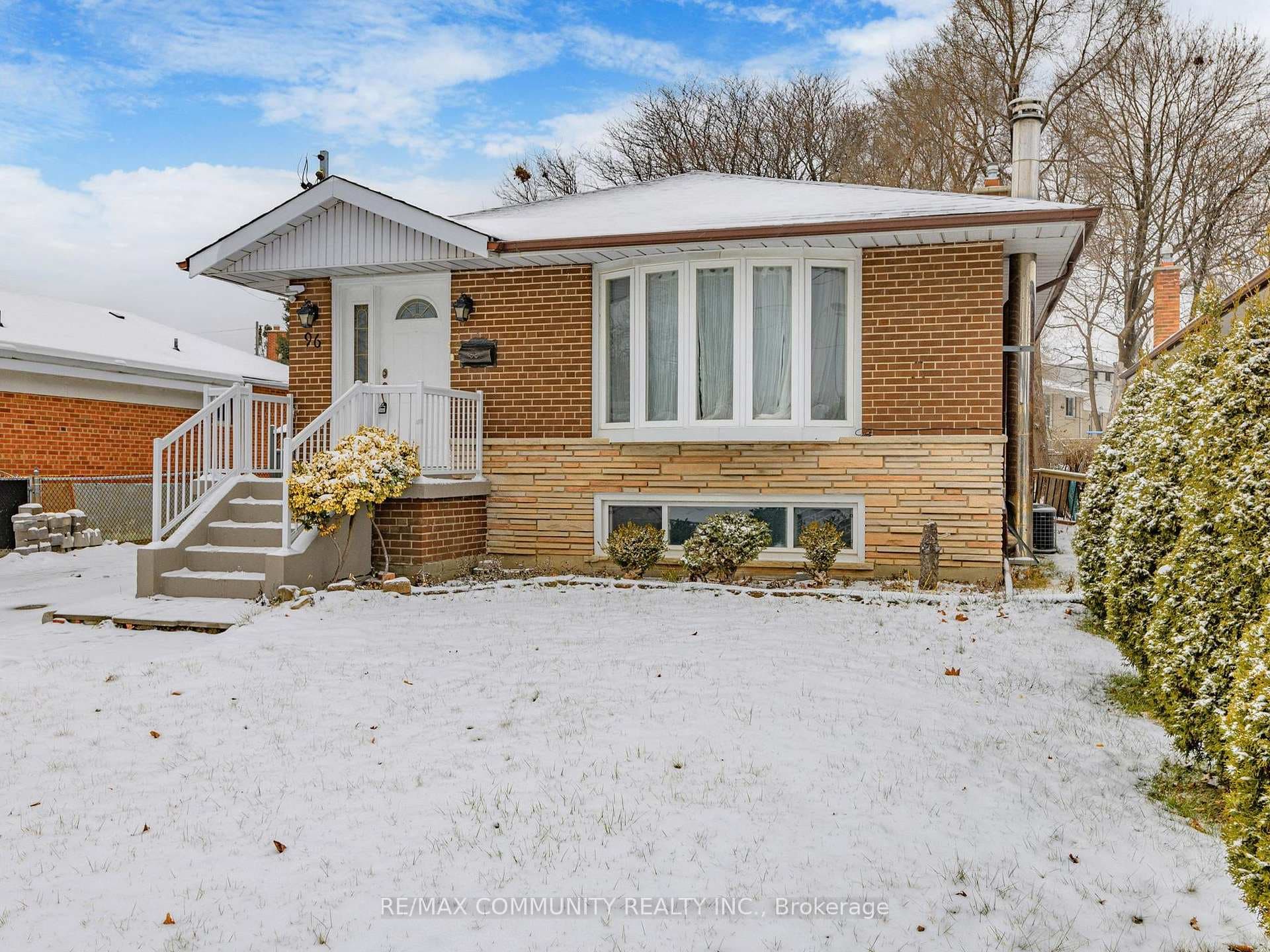 96 Scarden Avenue Unit Main photo 2