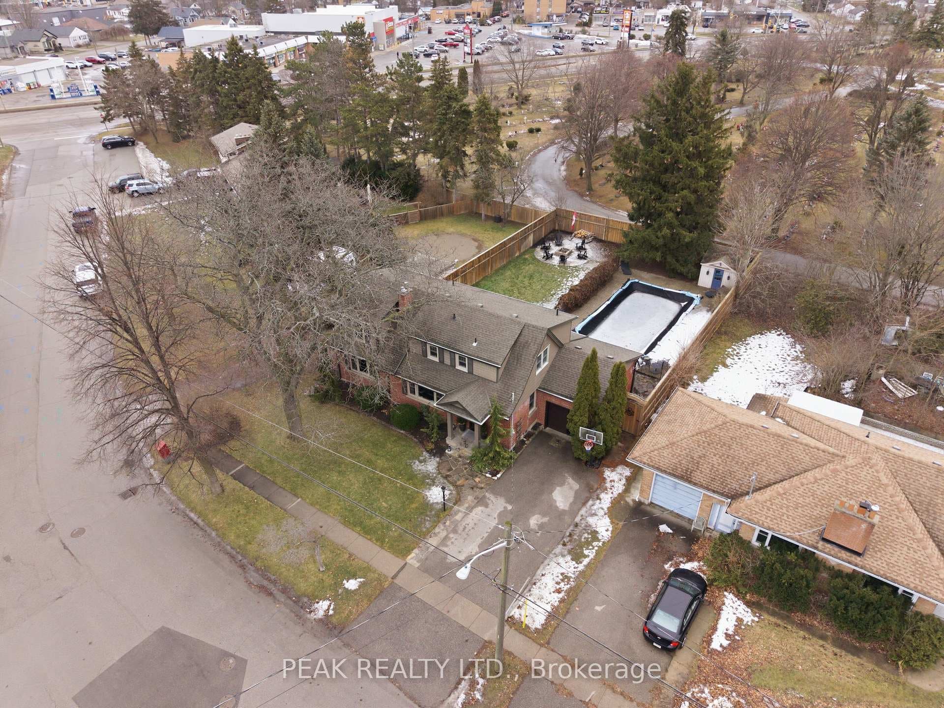 86 Elm Street photo 46