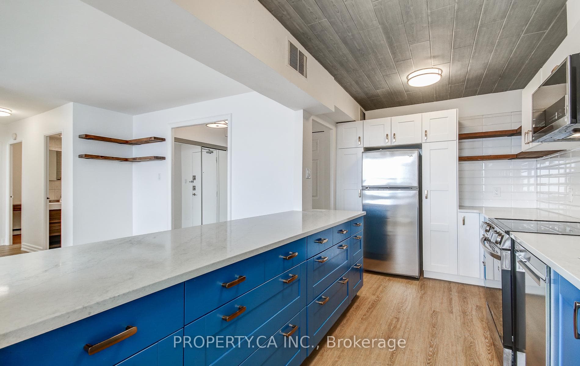 155 Marlee Avenue Unit 1706 photo 3