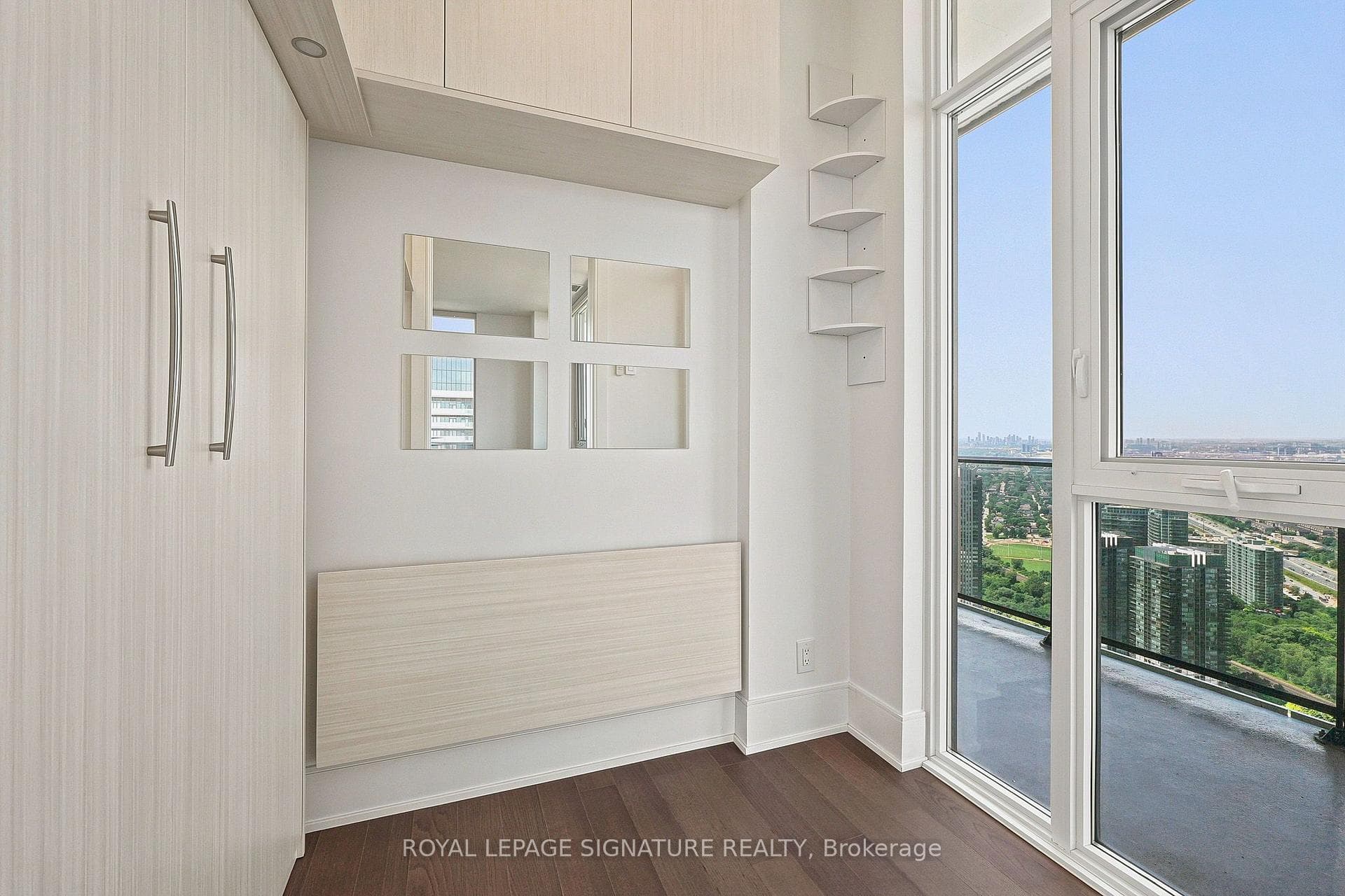 70 Annie Craig Drive Unit LPH 1 photo 16