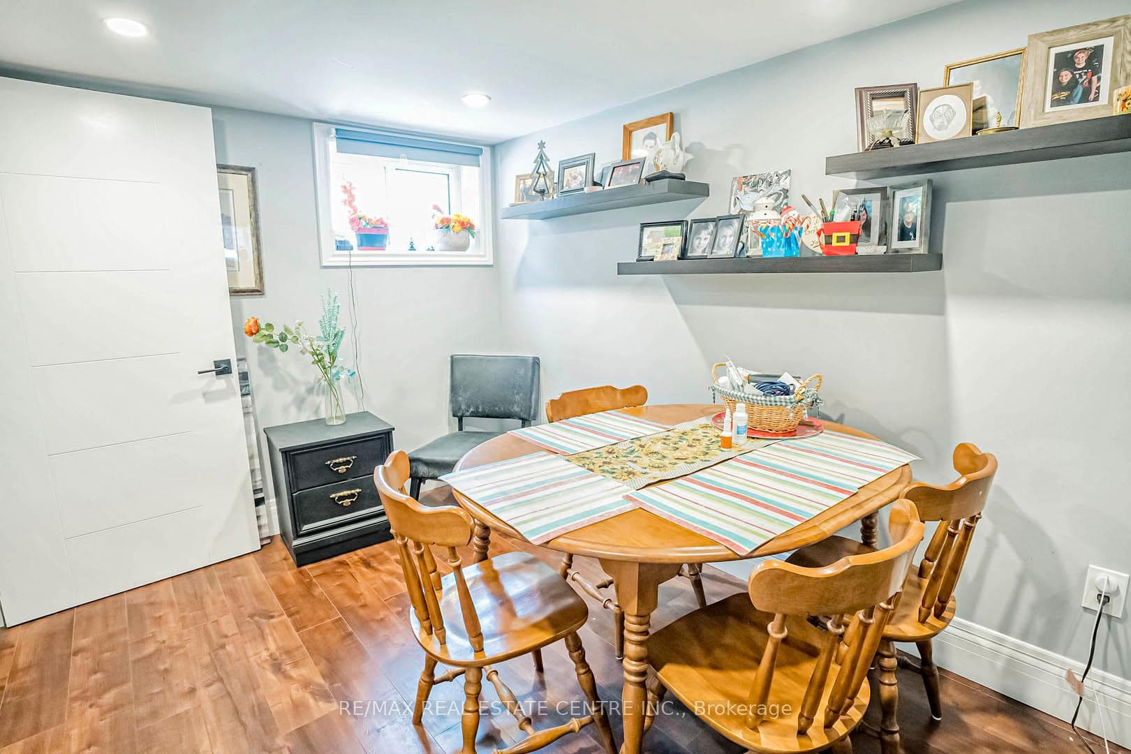 600 Upper Wentworth Street photo 25