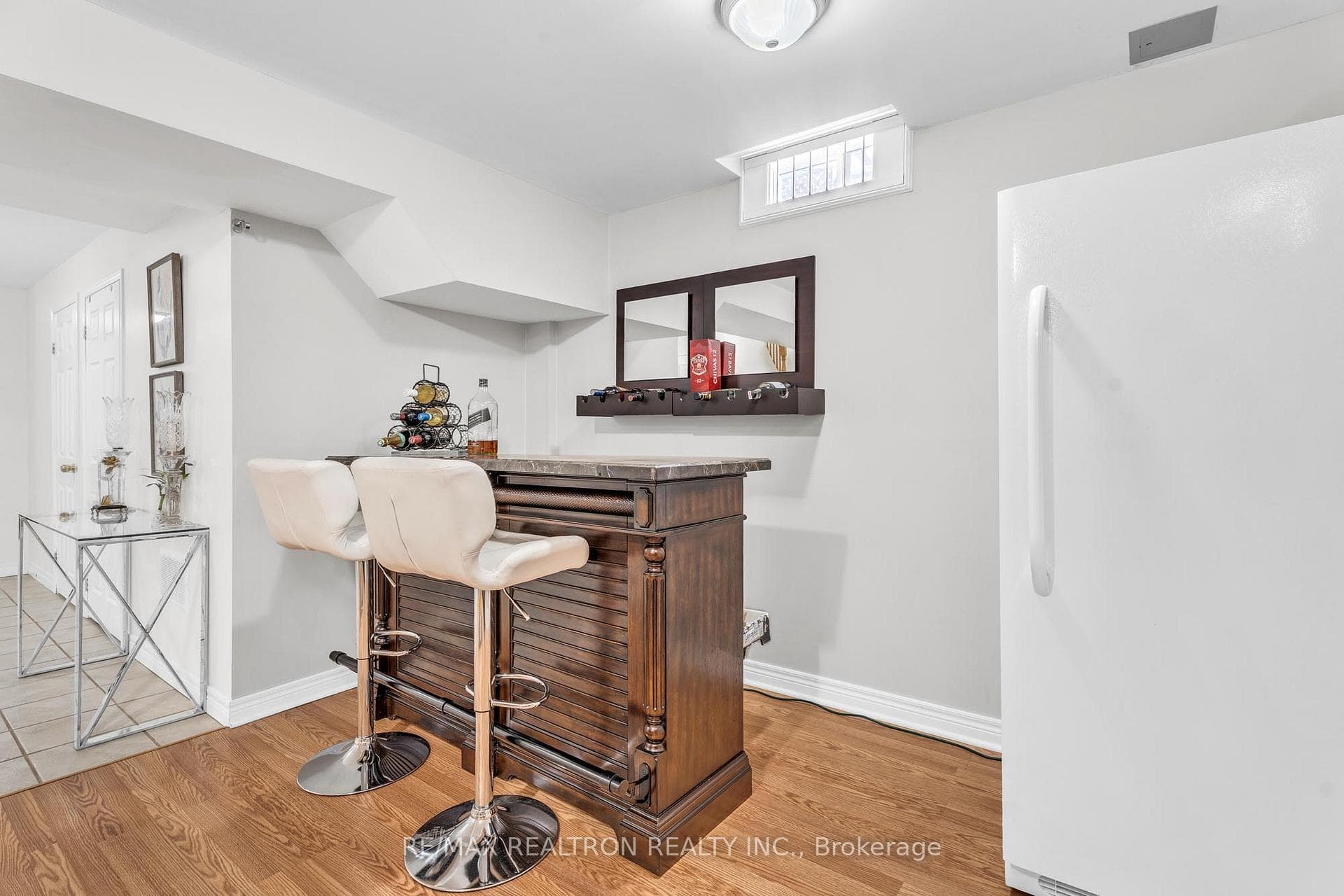 63 Chelton Drive photo 39
