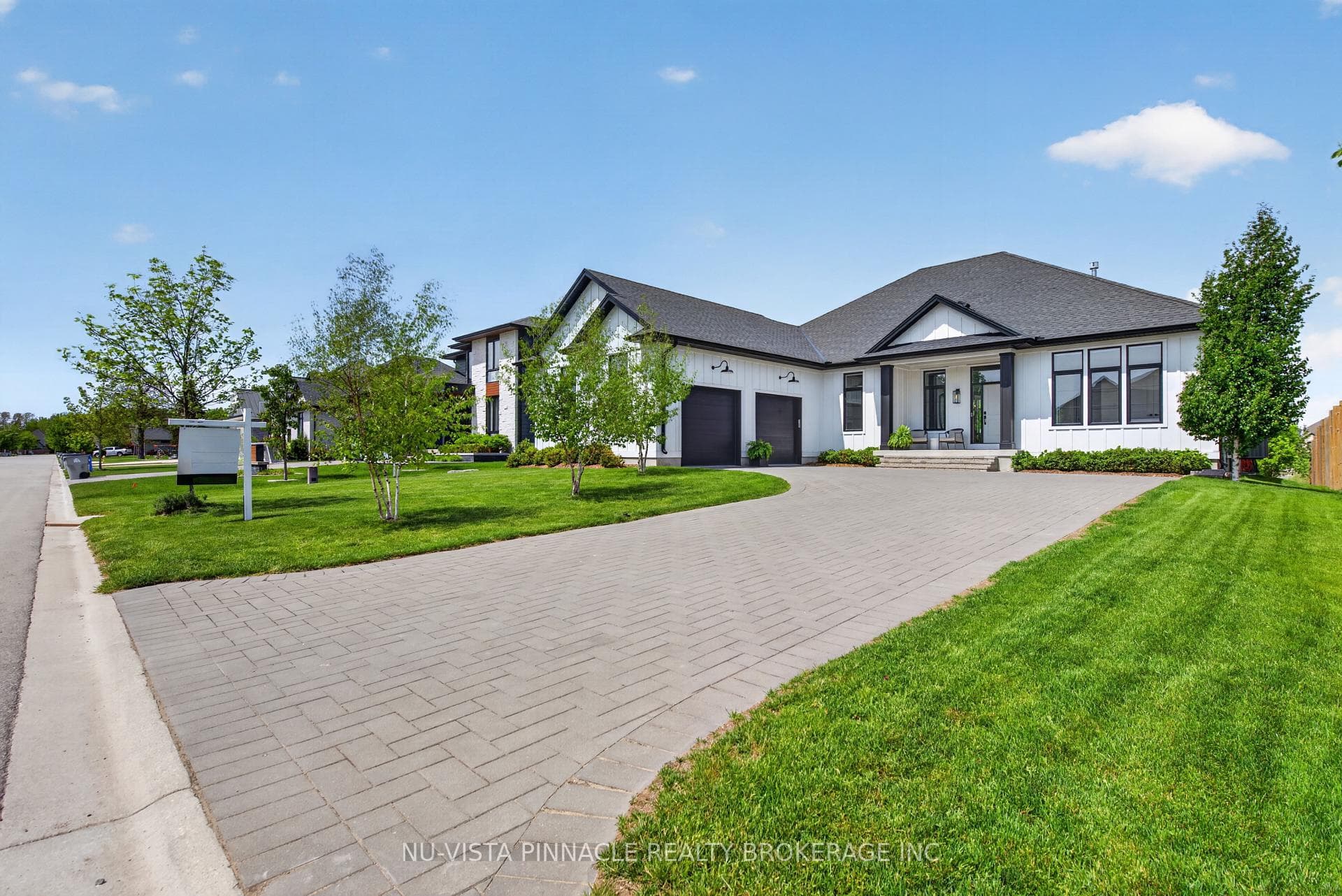 2572 LUCAS Avenue photo 3