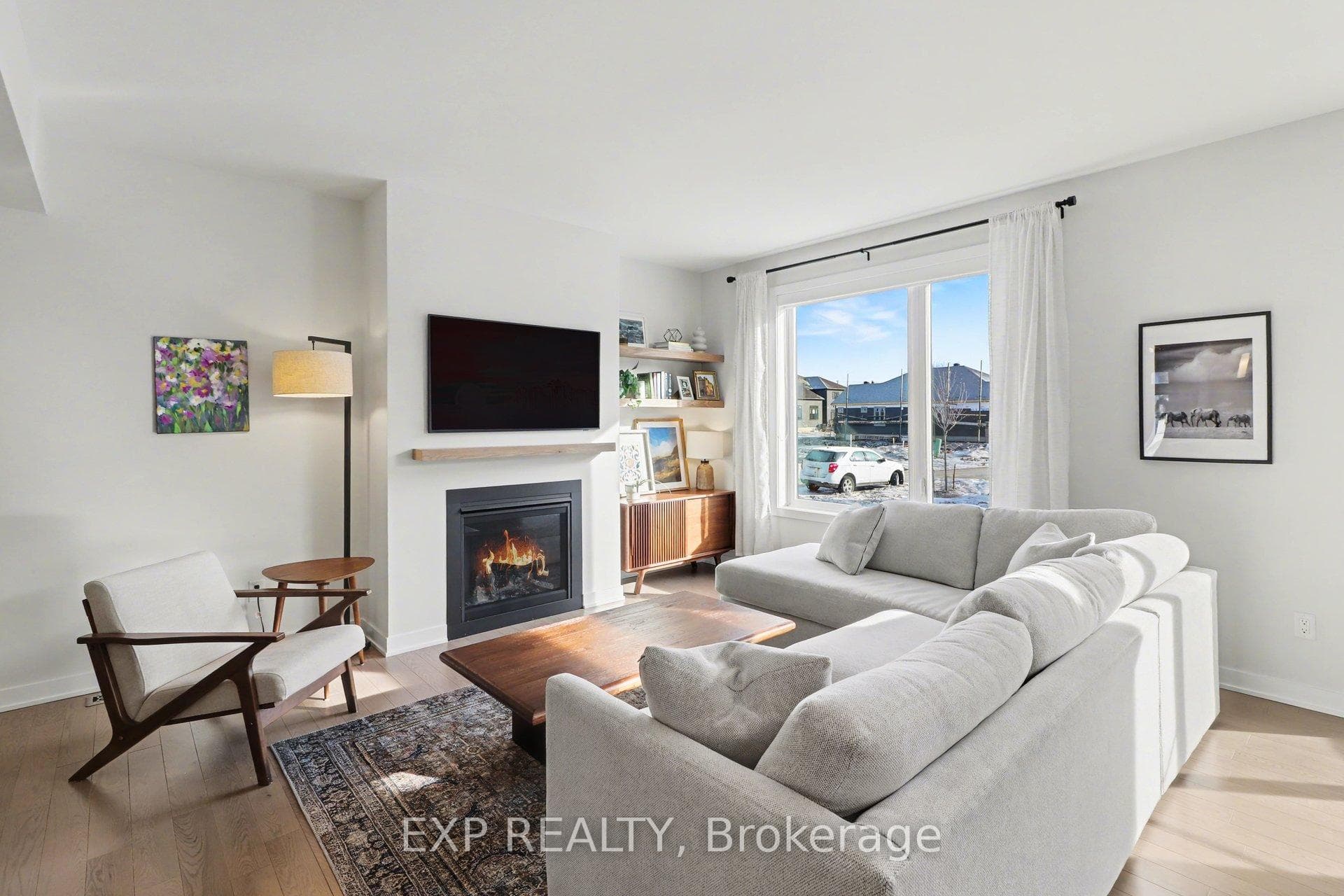 Natural gas fireplace.