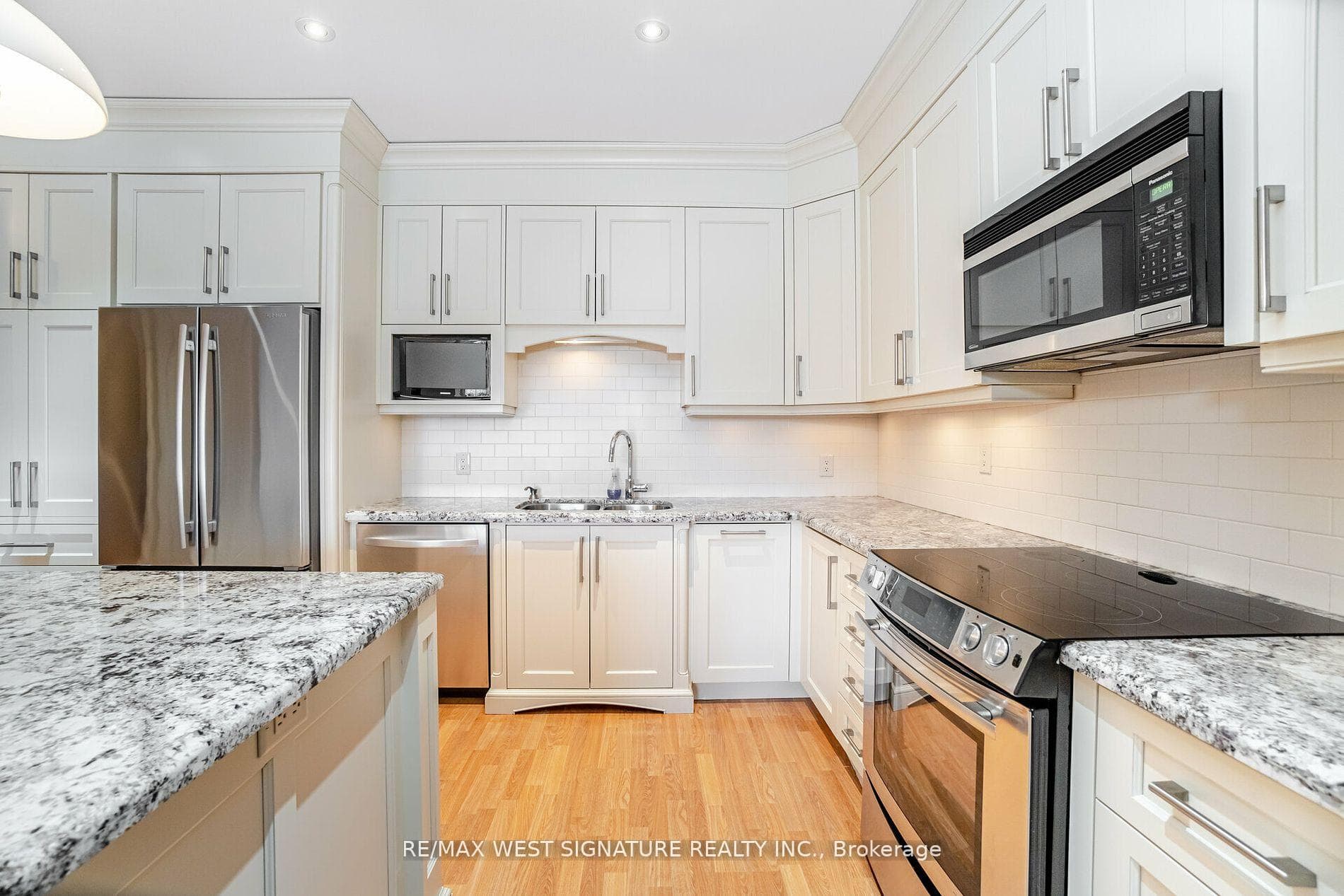 75 Treelawn Boulevard Unit 203 photo 8