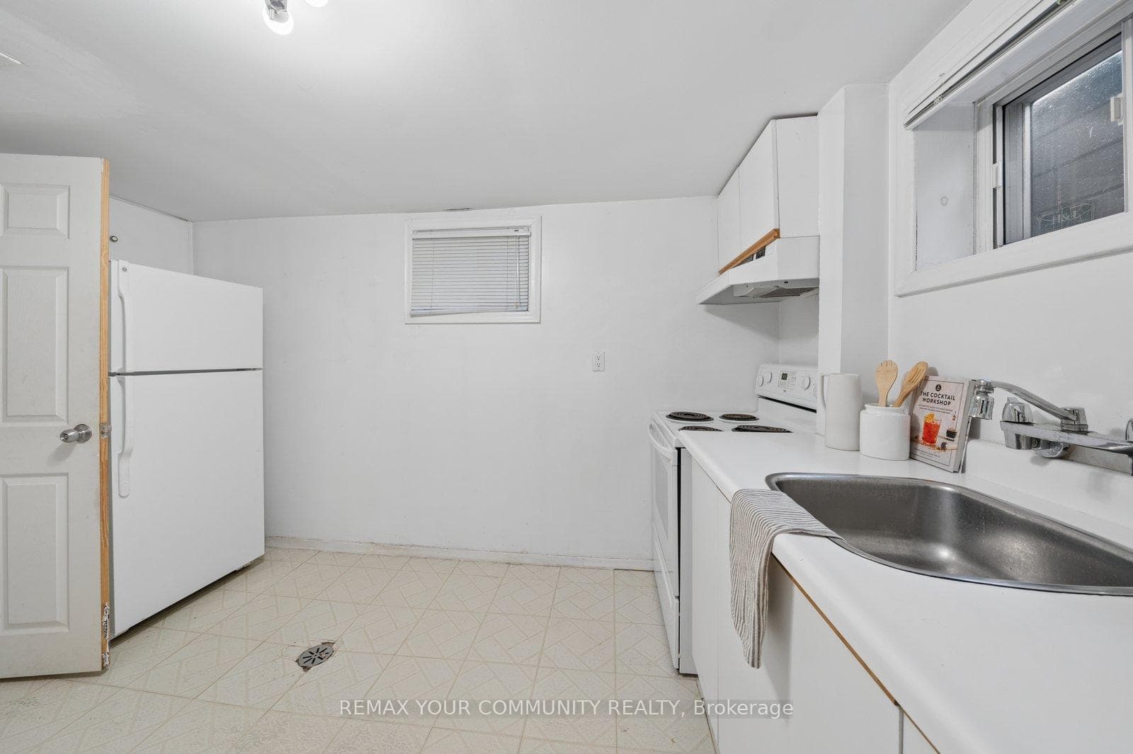 19 Newbury Lane photo 27