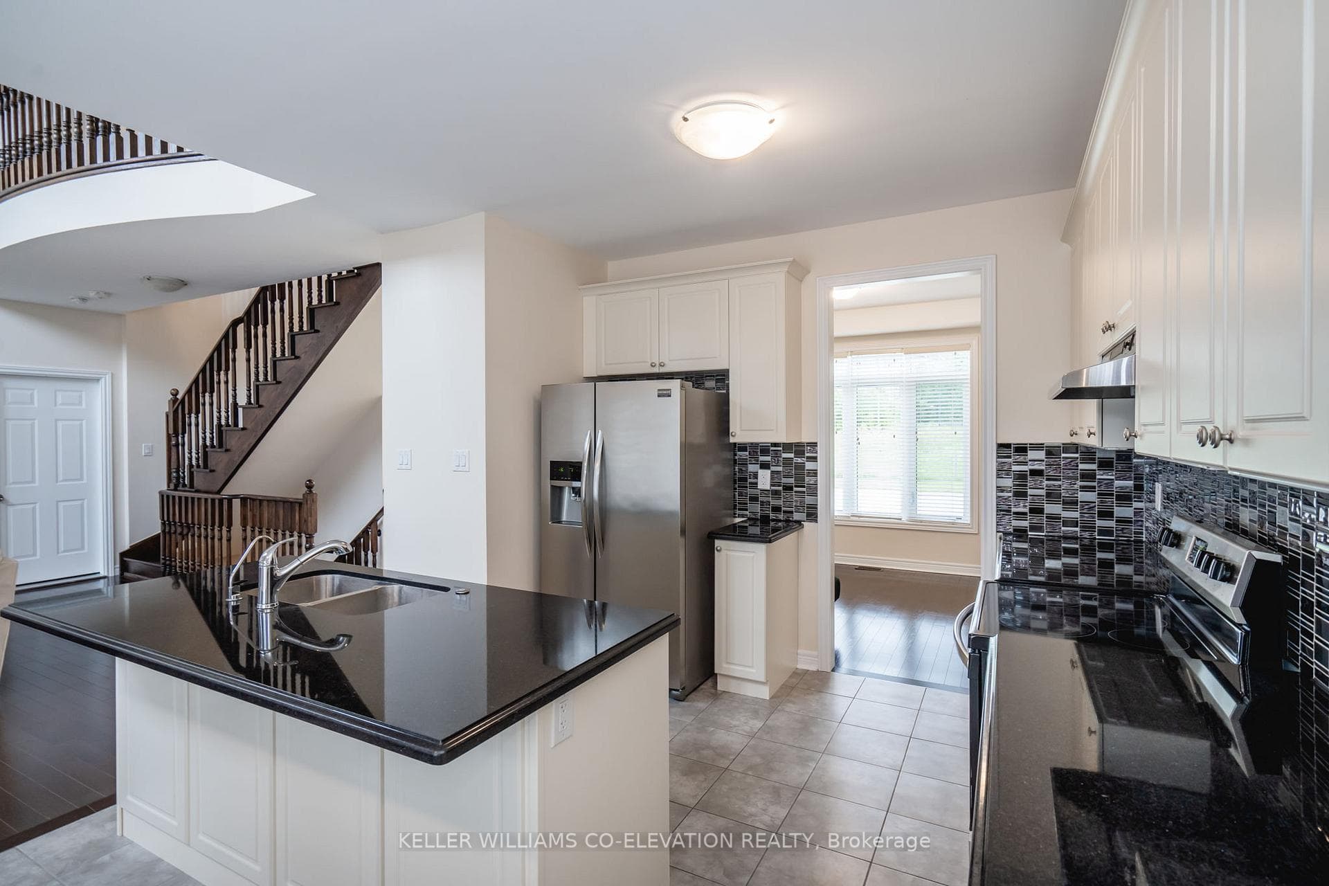 85 Riverwalk Place photo 6