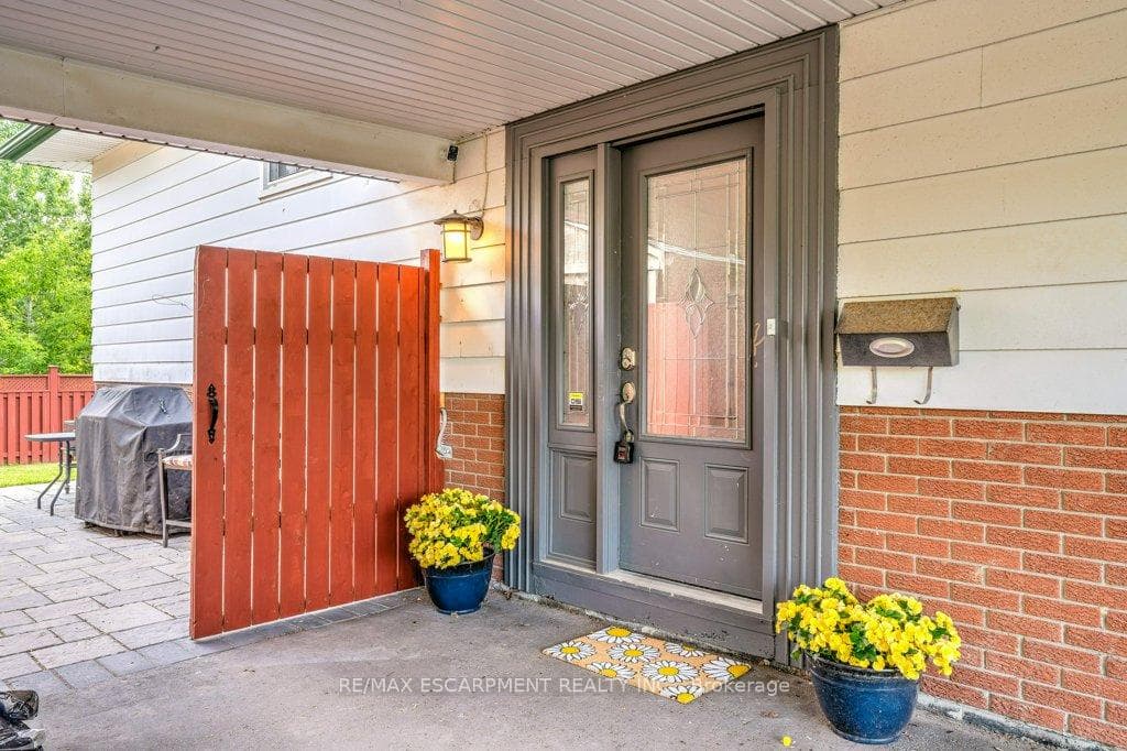 2260 Mountainside Drive photo 2