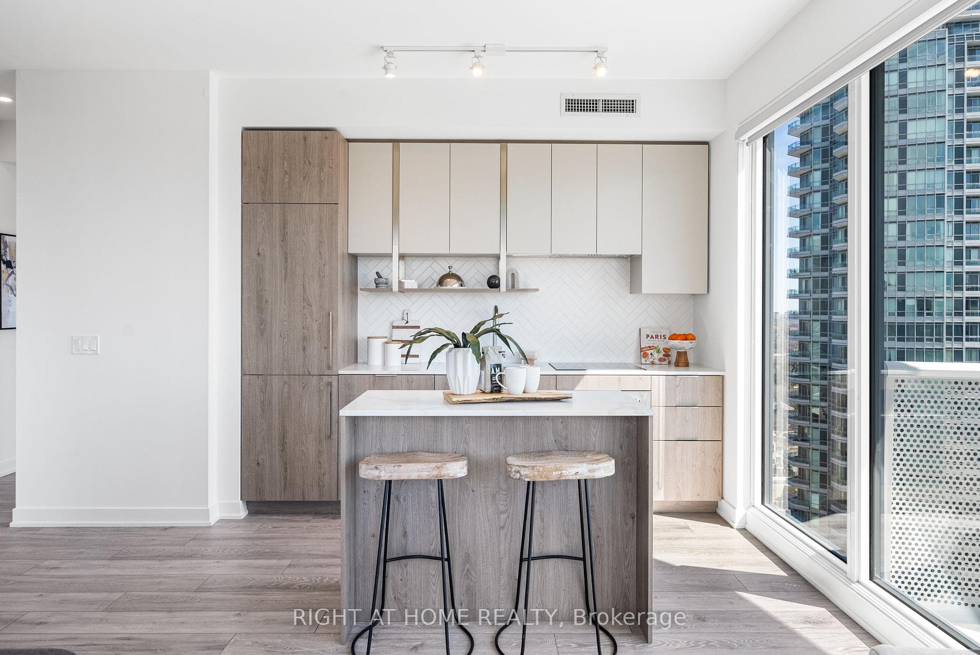 15 Holmes Avenue Unit 1502 photo 6
