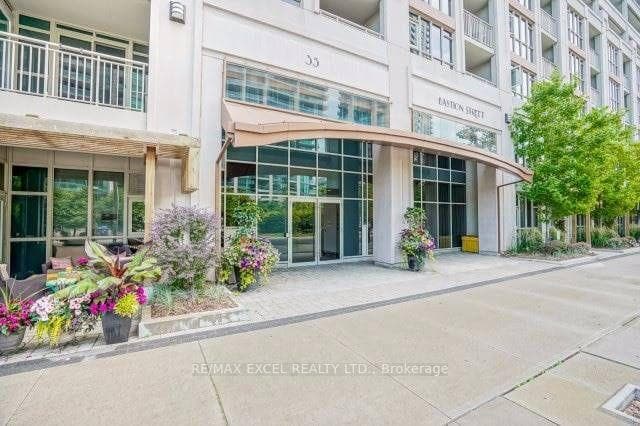 35 Bastion Street Unit 1716 photo 2