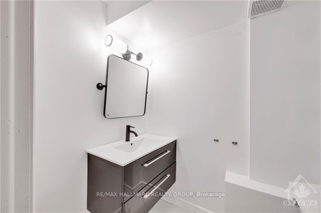 1838 BURFIELD Avenue photo 24