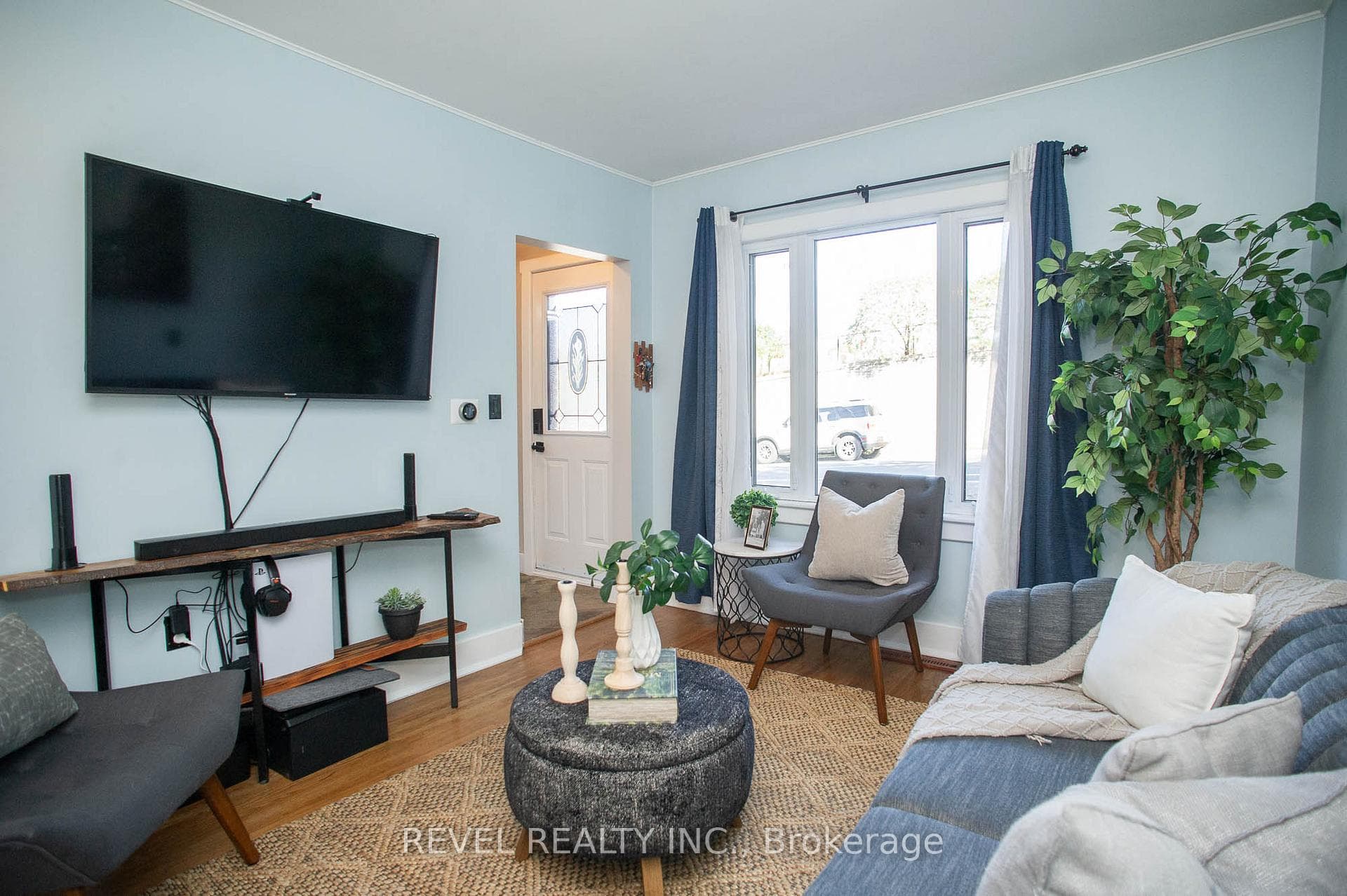 24 Avenue Road photo 3
