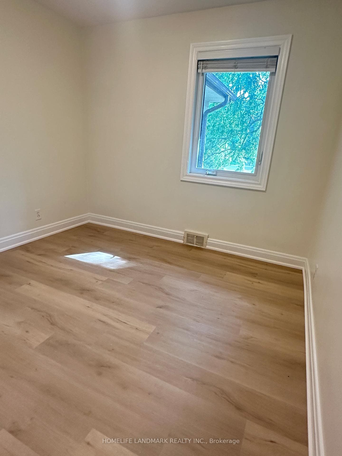 425 Maple Grove Drive photo 16