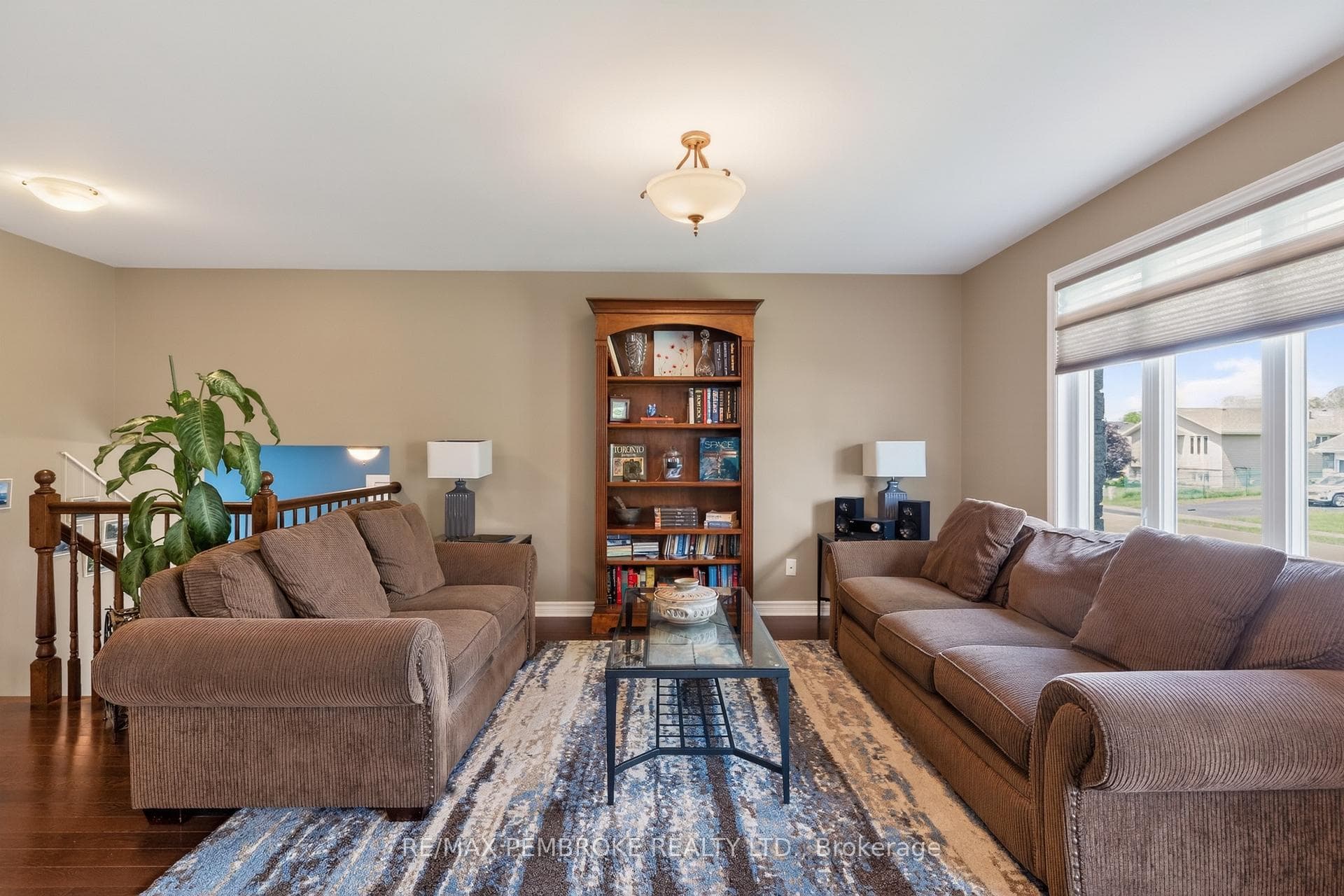 61 Oak Avenue photo 15