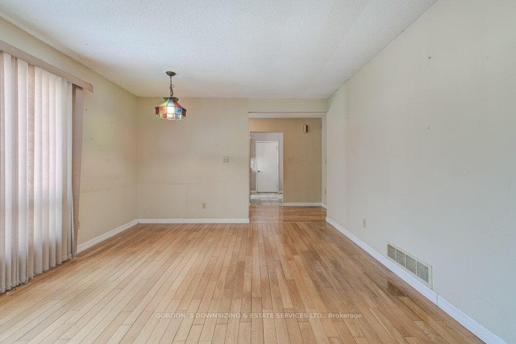 23 Snowball Crescent photo 7