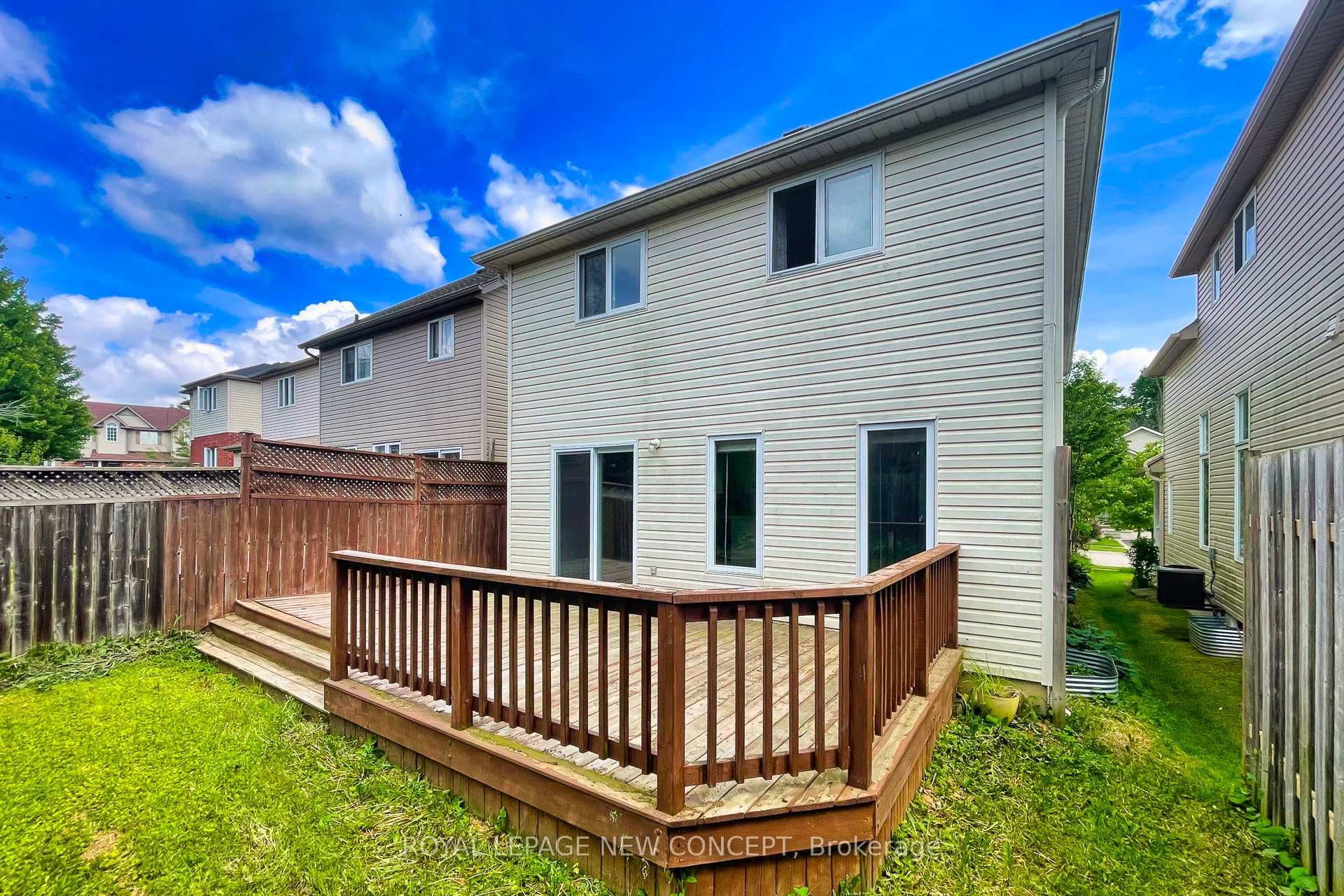 572 Violet Street photo 33