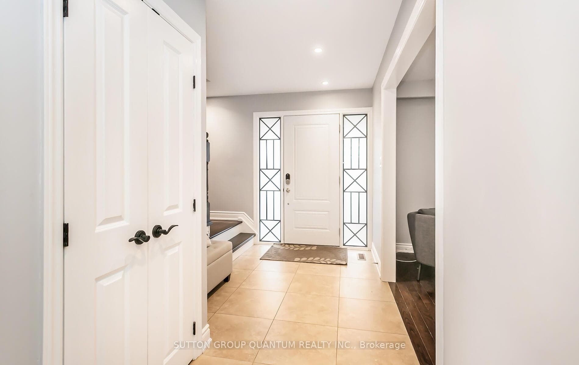 270 Sunset Drive photo 4