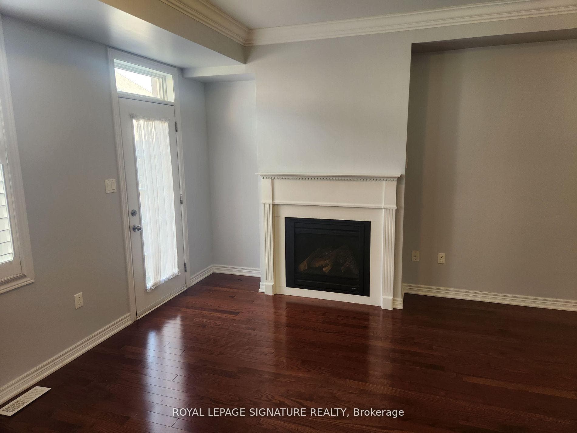 901 Transom Crescent photo 7