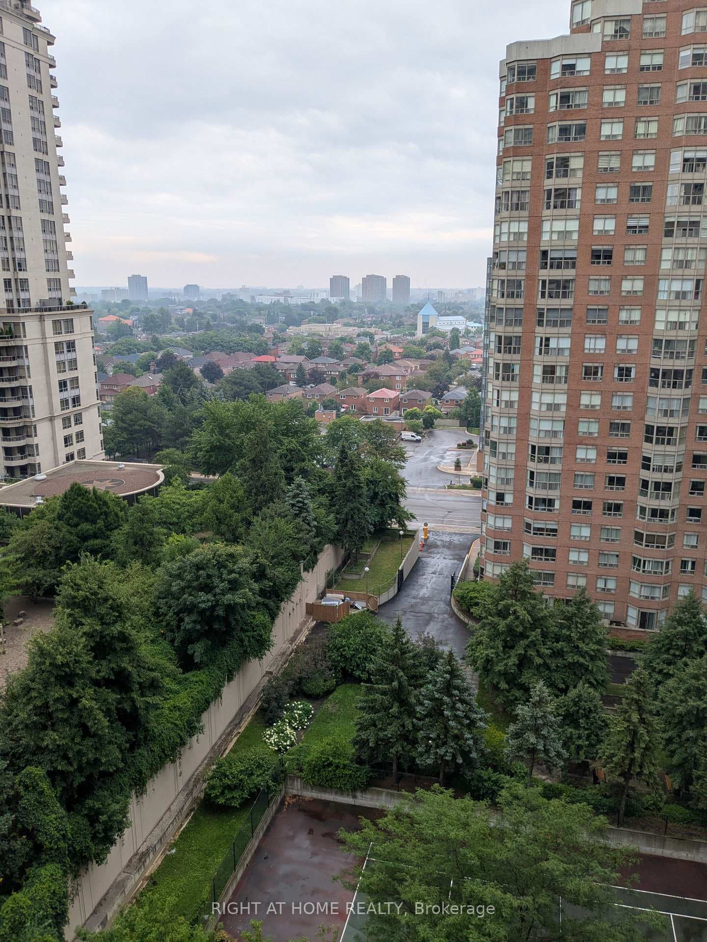310 Burnhamthorpe Road Unit 1408 photo 7
