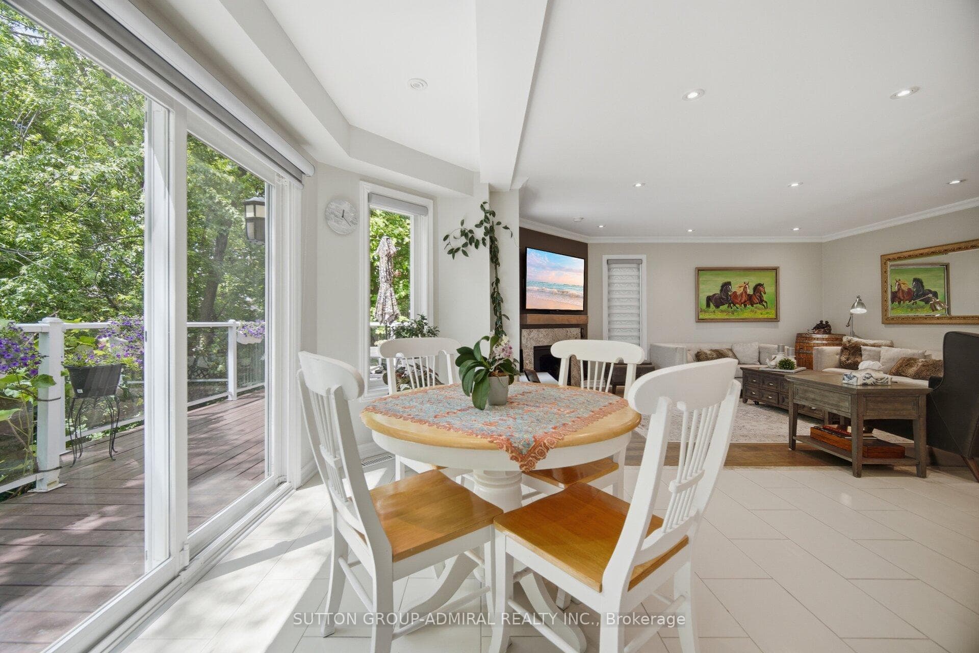 70 Topham Crescent photo 20