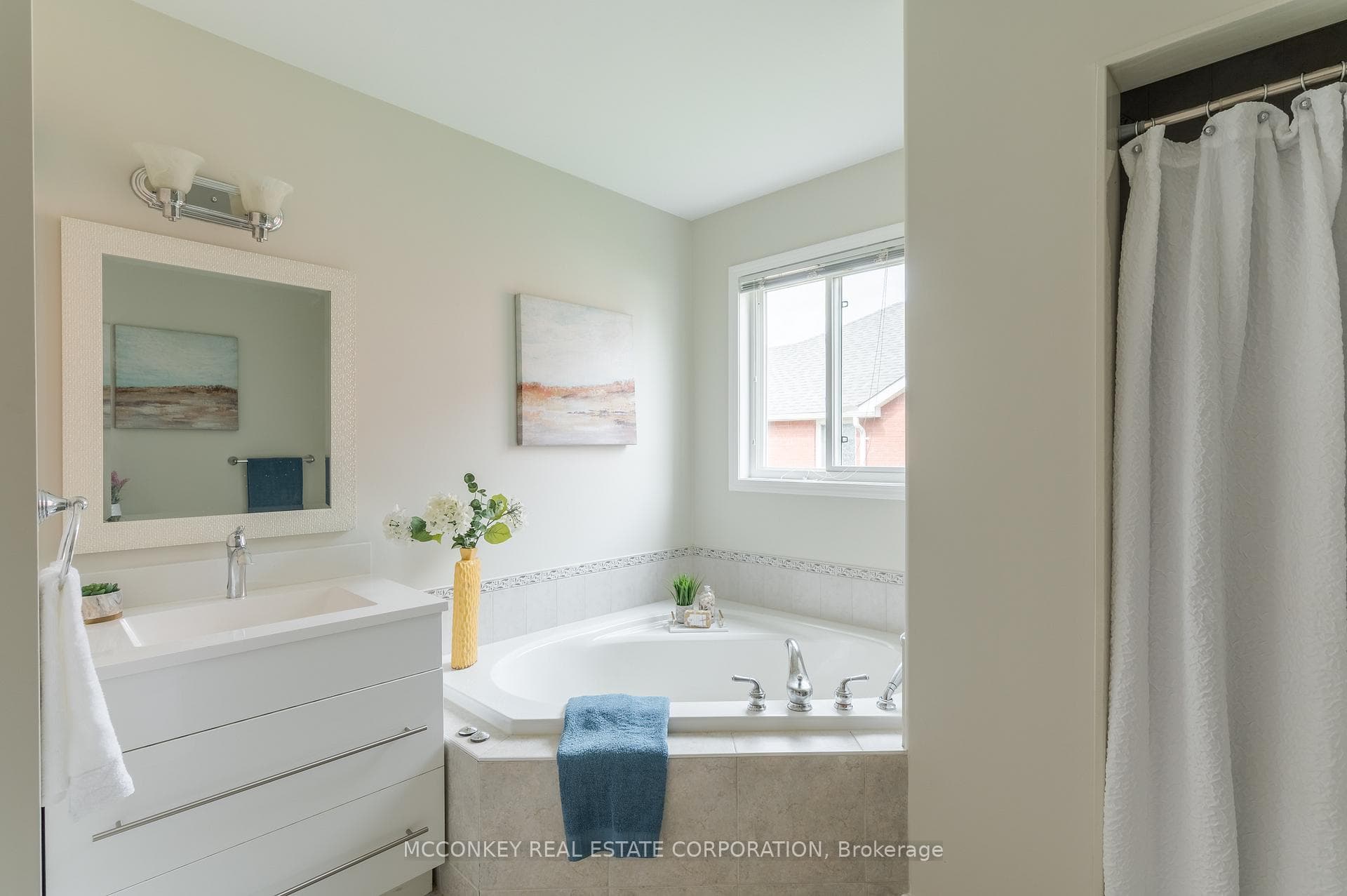 Mn FL Bath w/stackable laundry + Shower Stall