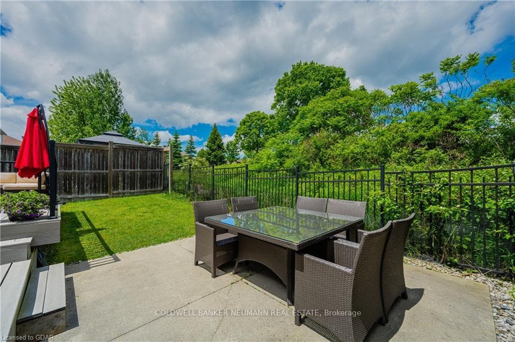 15 Hebert Street photo 34