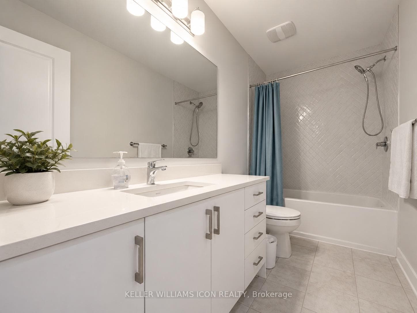 349 Clearpath Private photo 17