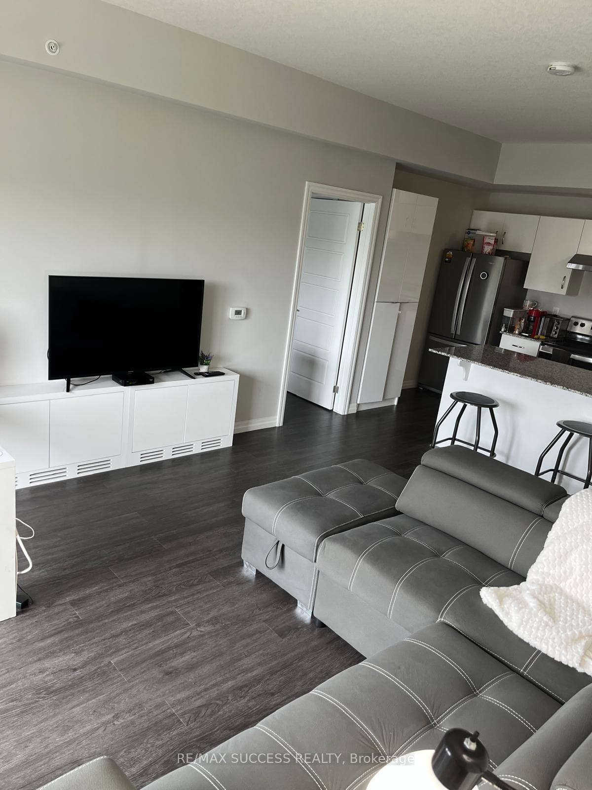 35 Kingsbury Square Unit 418 photo 14